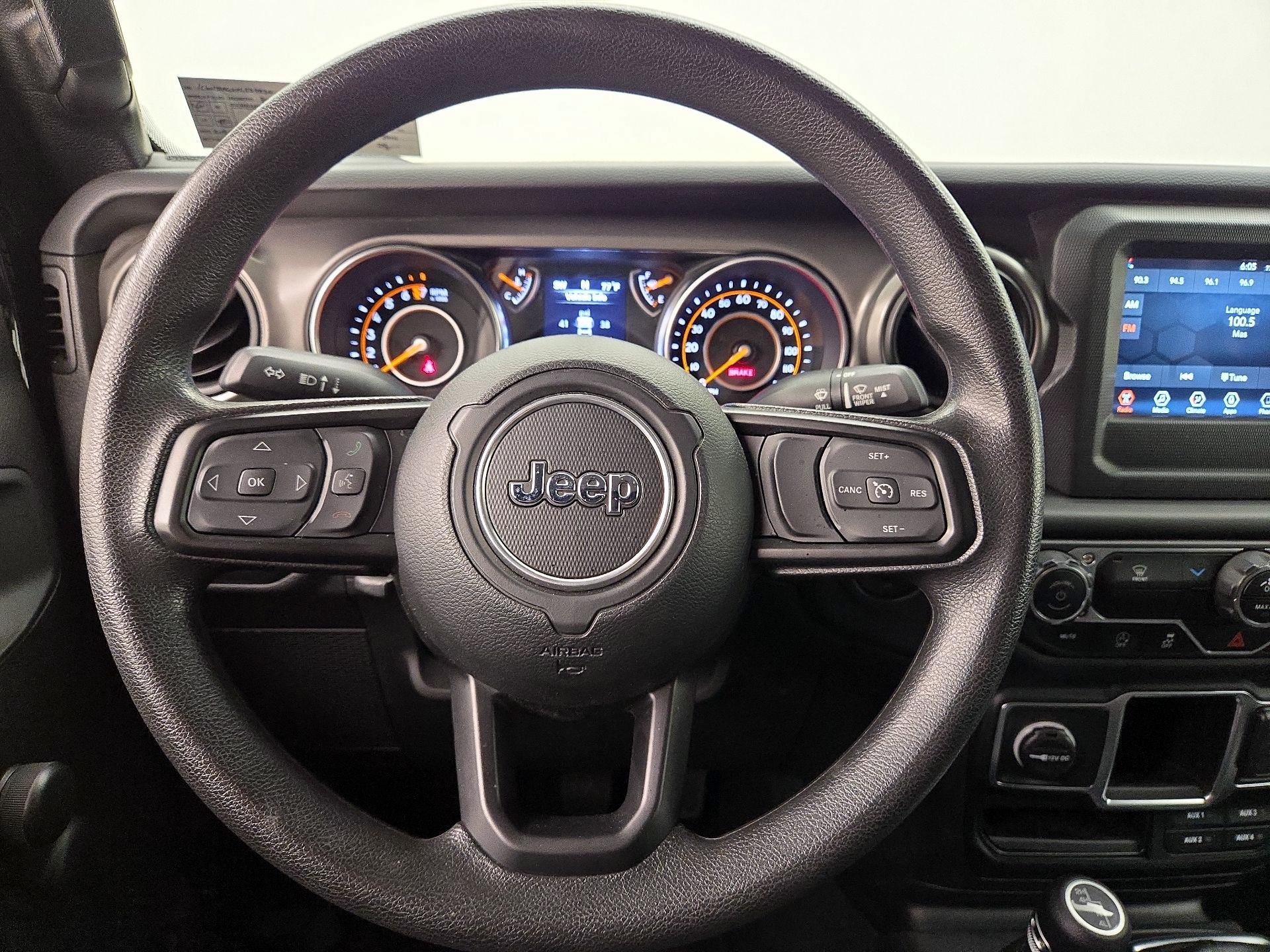 Thumbnail: 2023 Jeep Gladiator - 10