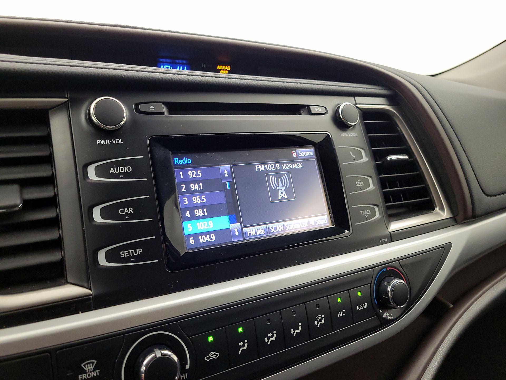 Thumbnail: 2018 Toyota Highlander - 15