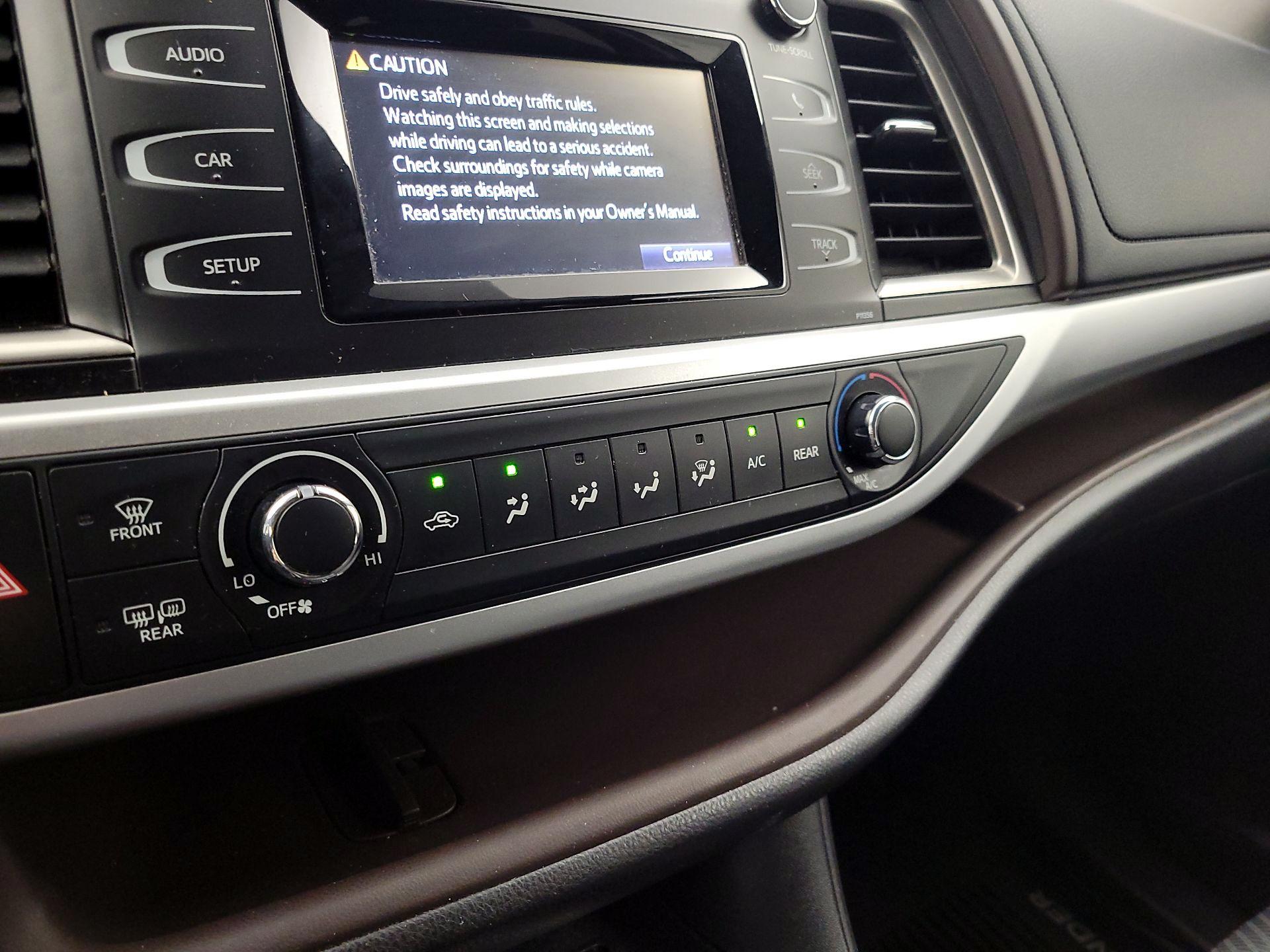 Thumbnail: 2018 Toyota Highlander - 16