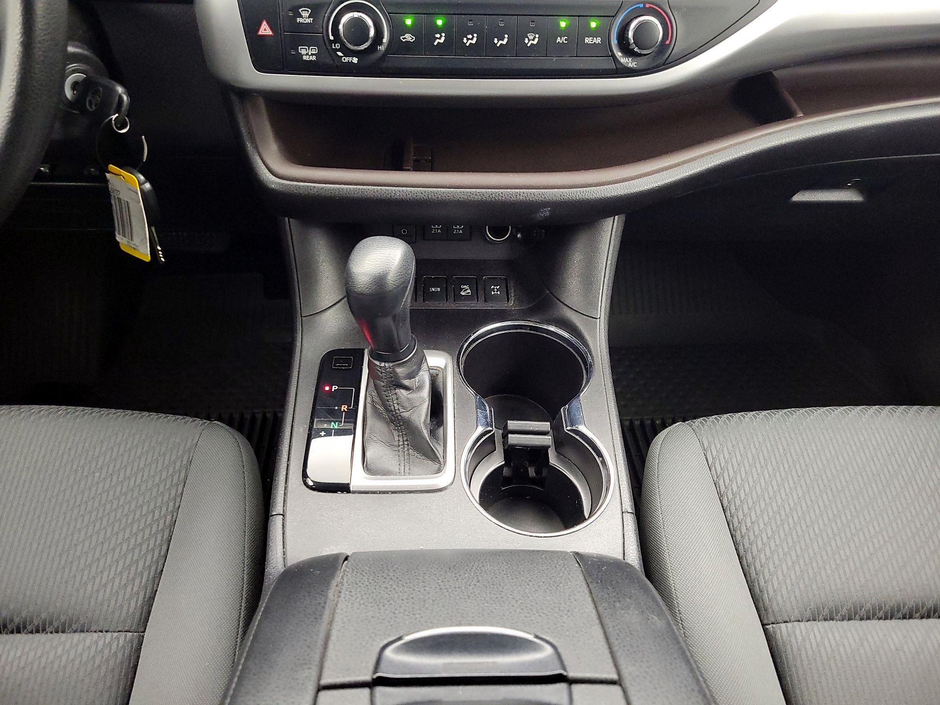 Thumbnail: 2018 Toyota Highlander - 17