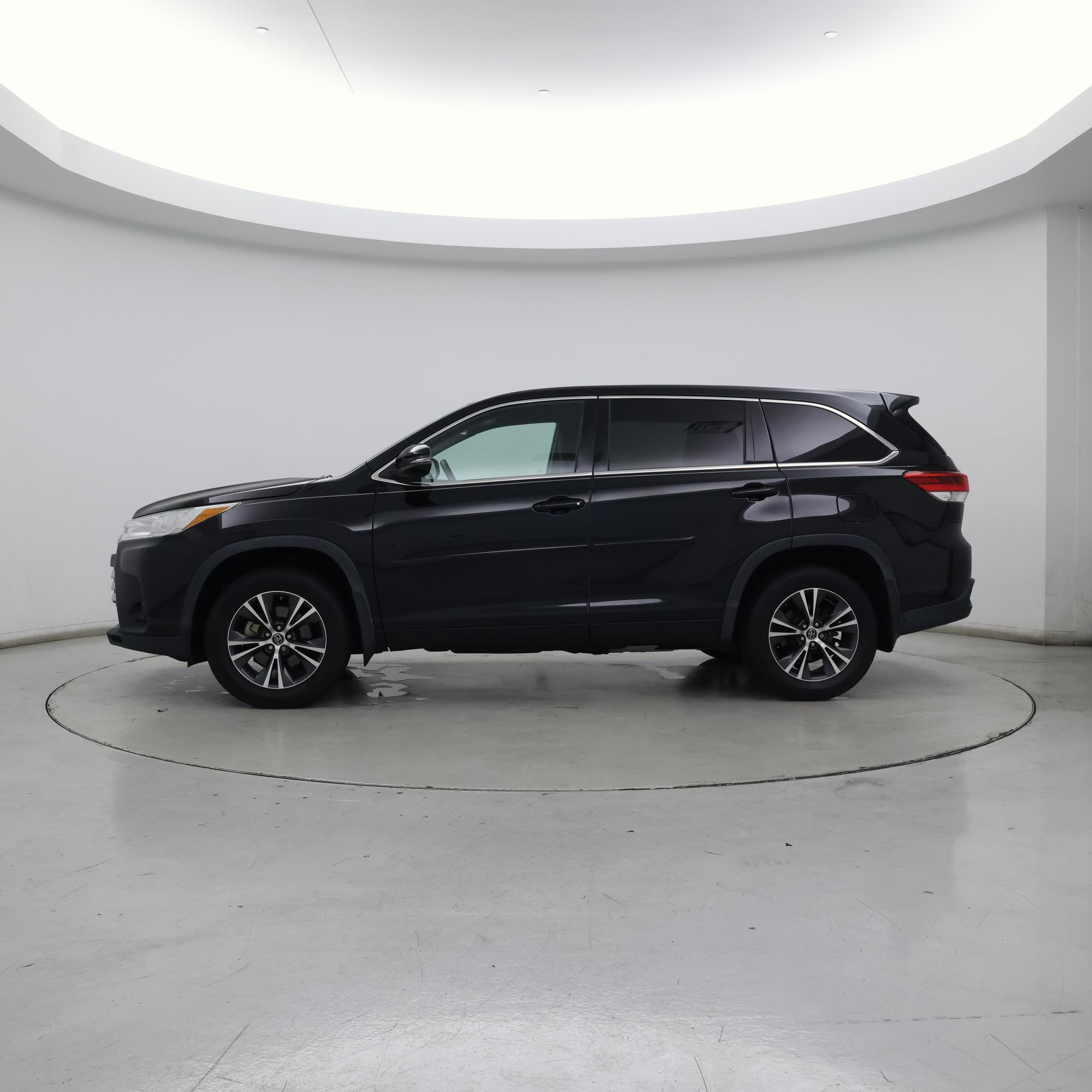 Thumbnail: 2018 Toyota Highlander - 3