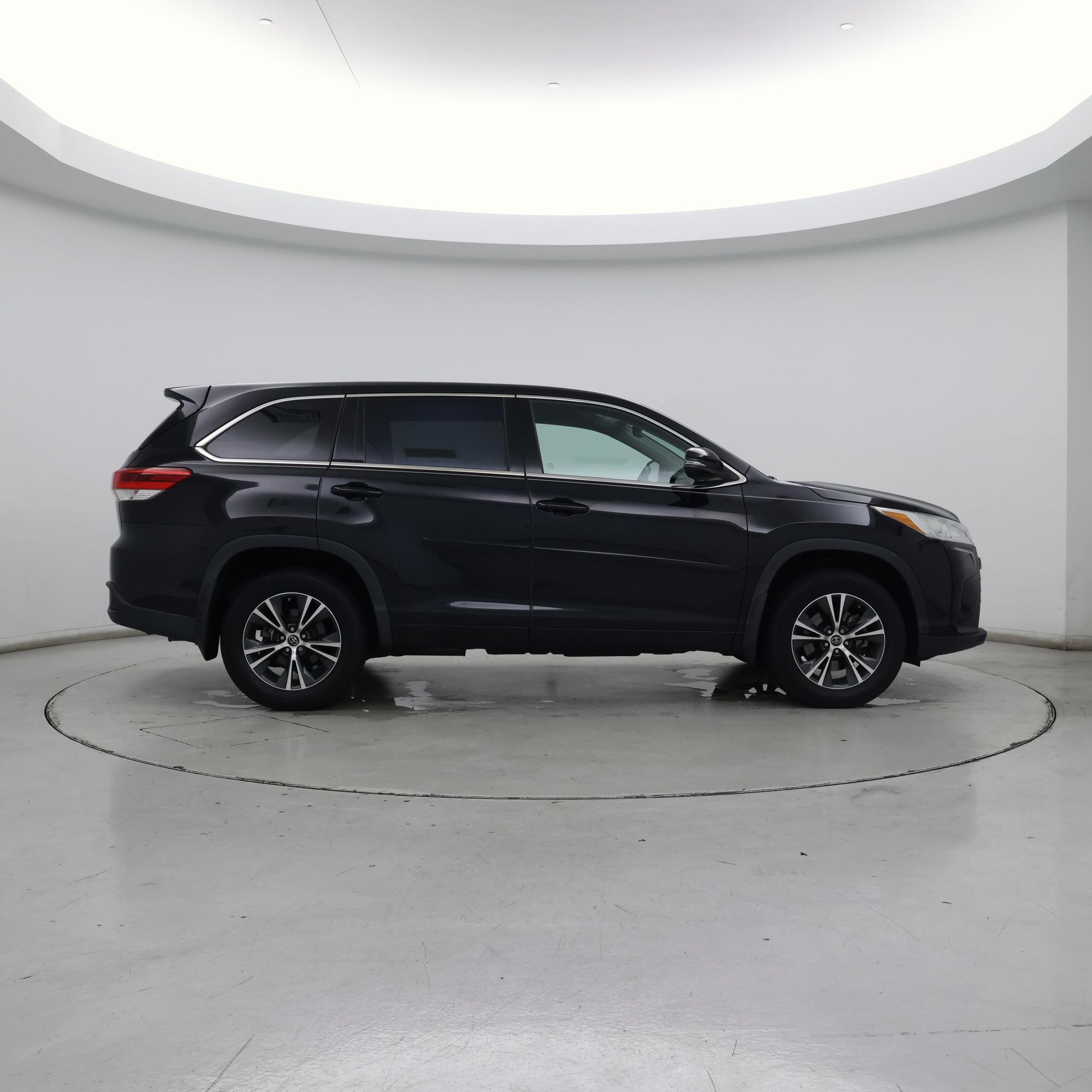 Thumbnail: 2018 Toyota Highlander - 7