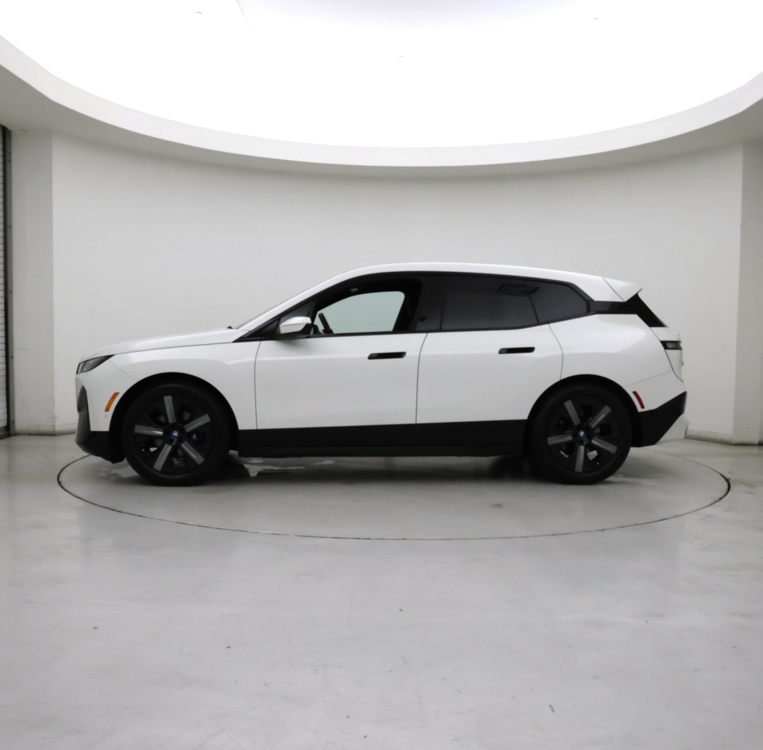 Thumbnail: 2024 BMW iX - 3