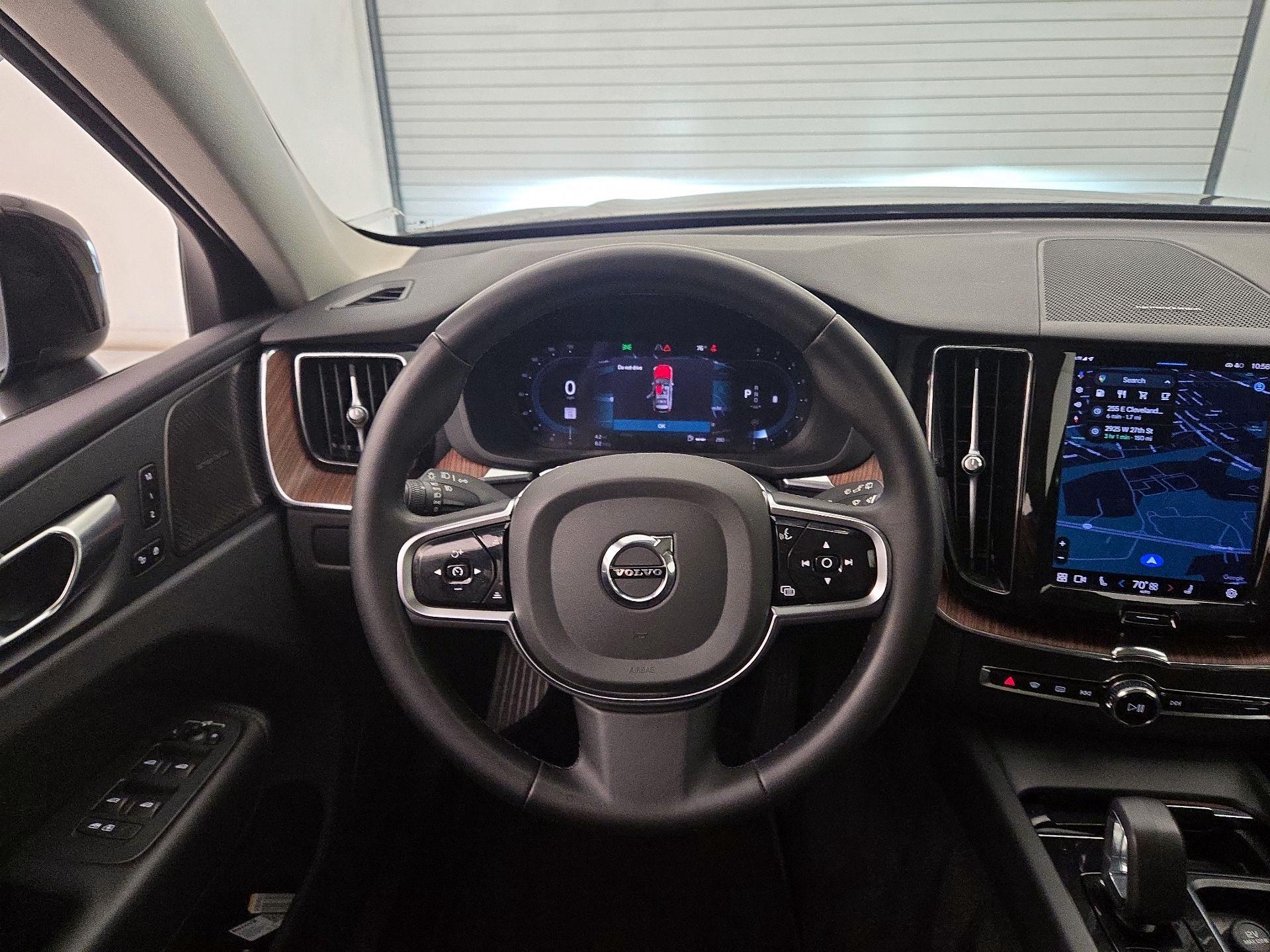 Thumbnail: 2023 Volvo XC60 - 10