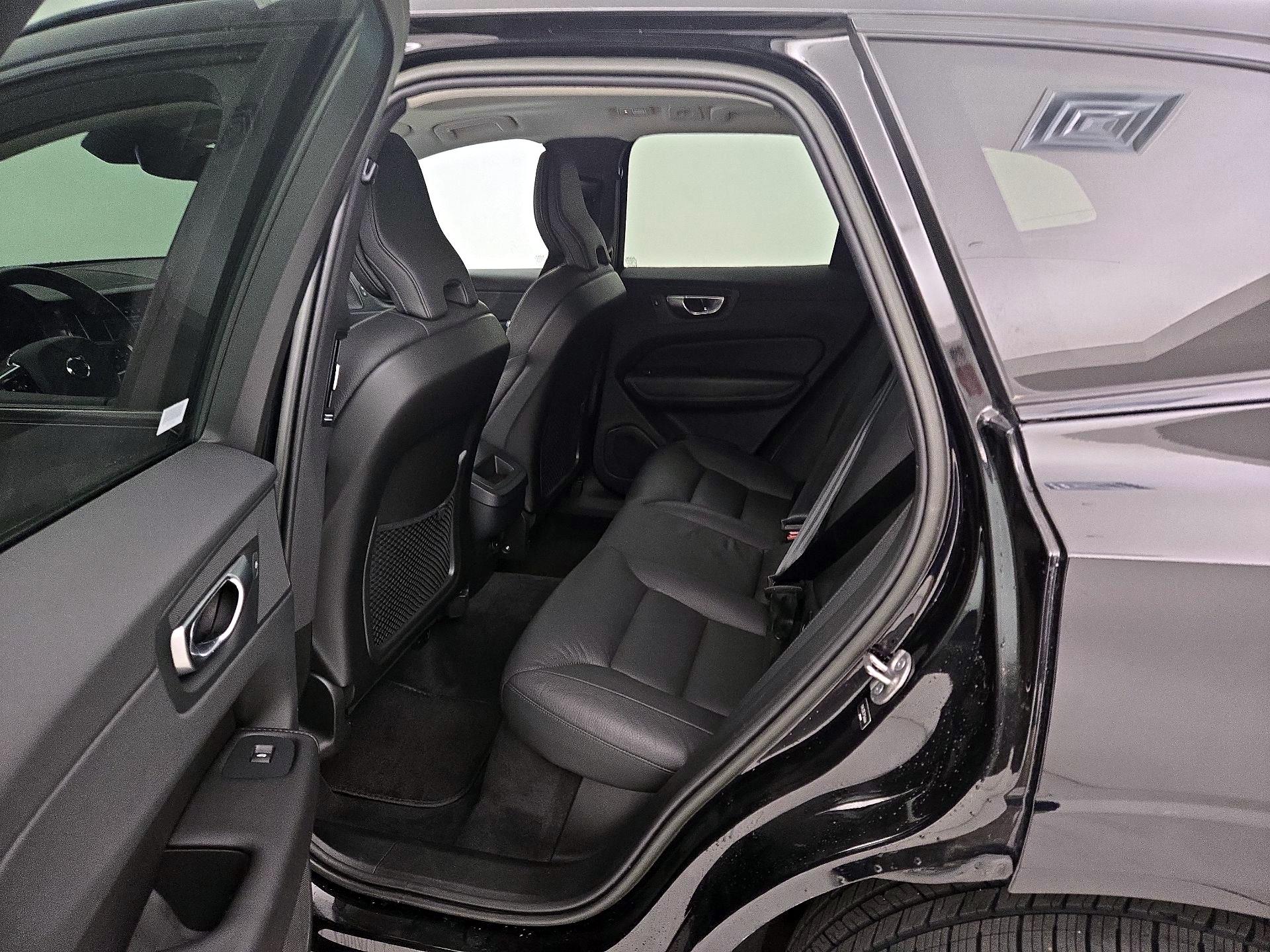 Thumbnail: 2023 Volvo XC60 - 20