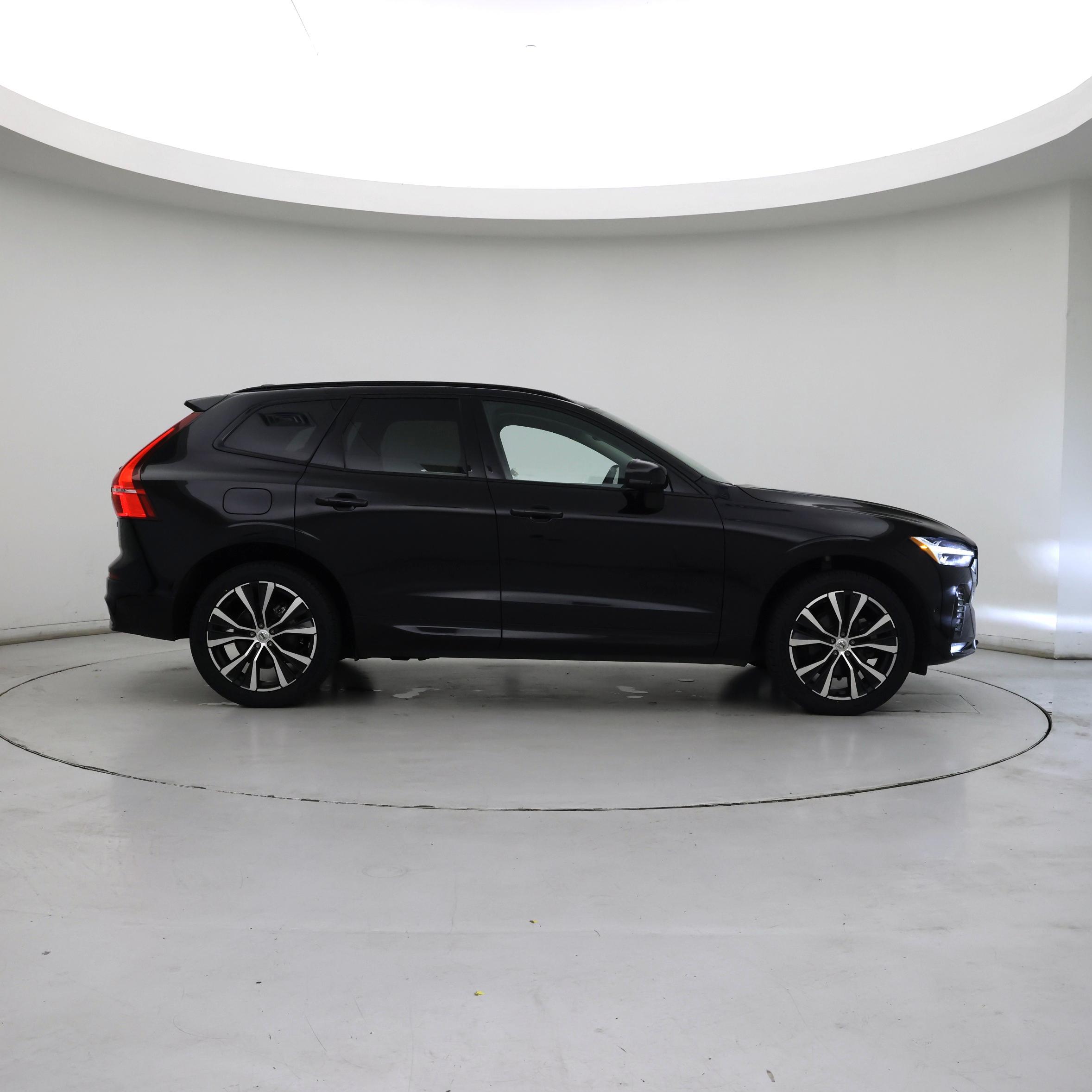 Thumbnail: 2023 Volvo XC60 - 7