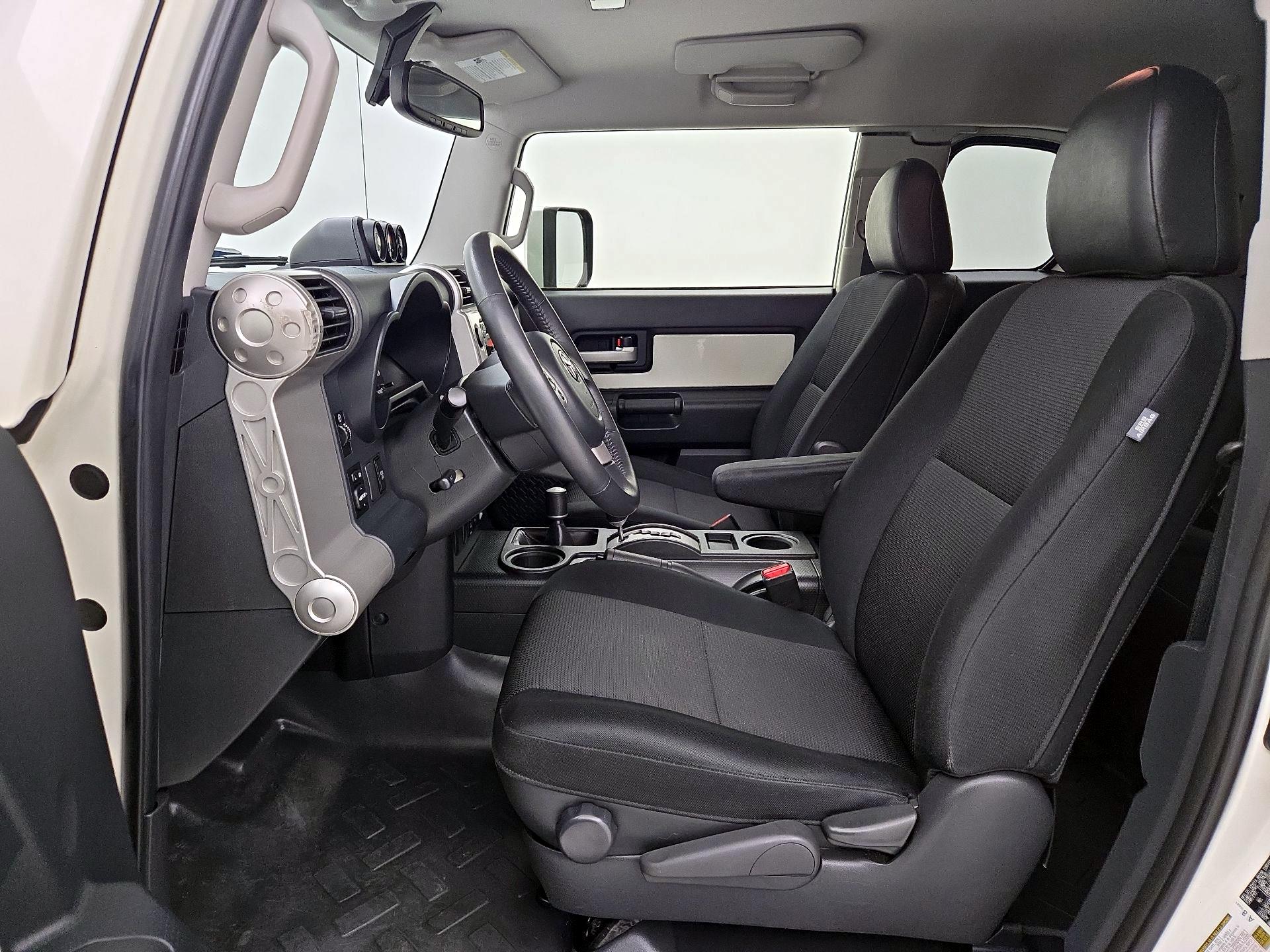 Thumbnail: 2013 Toyota FJ Cruiser - 11