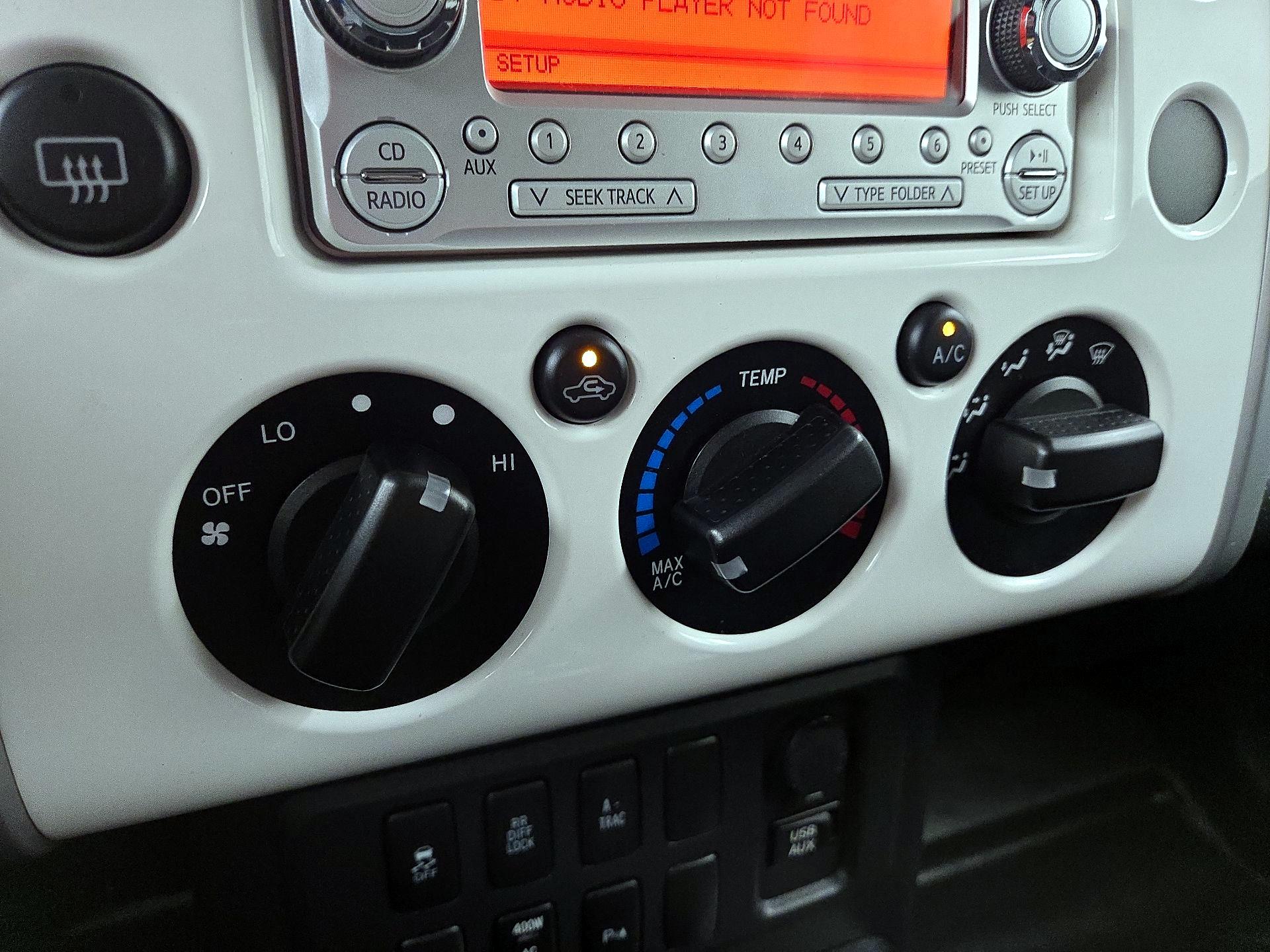 Thumbnail: 2013 Toyota FJ Cruiser - 16