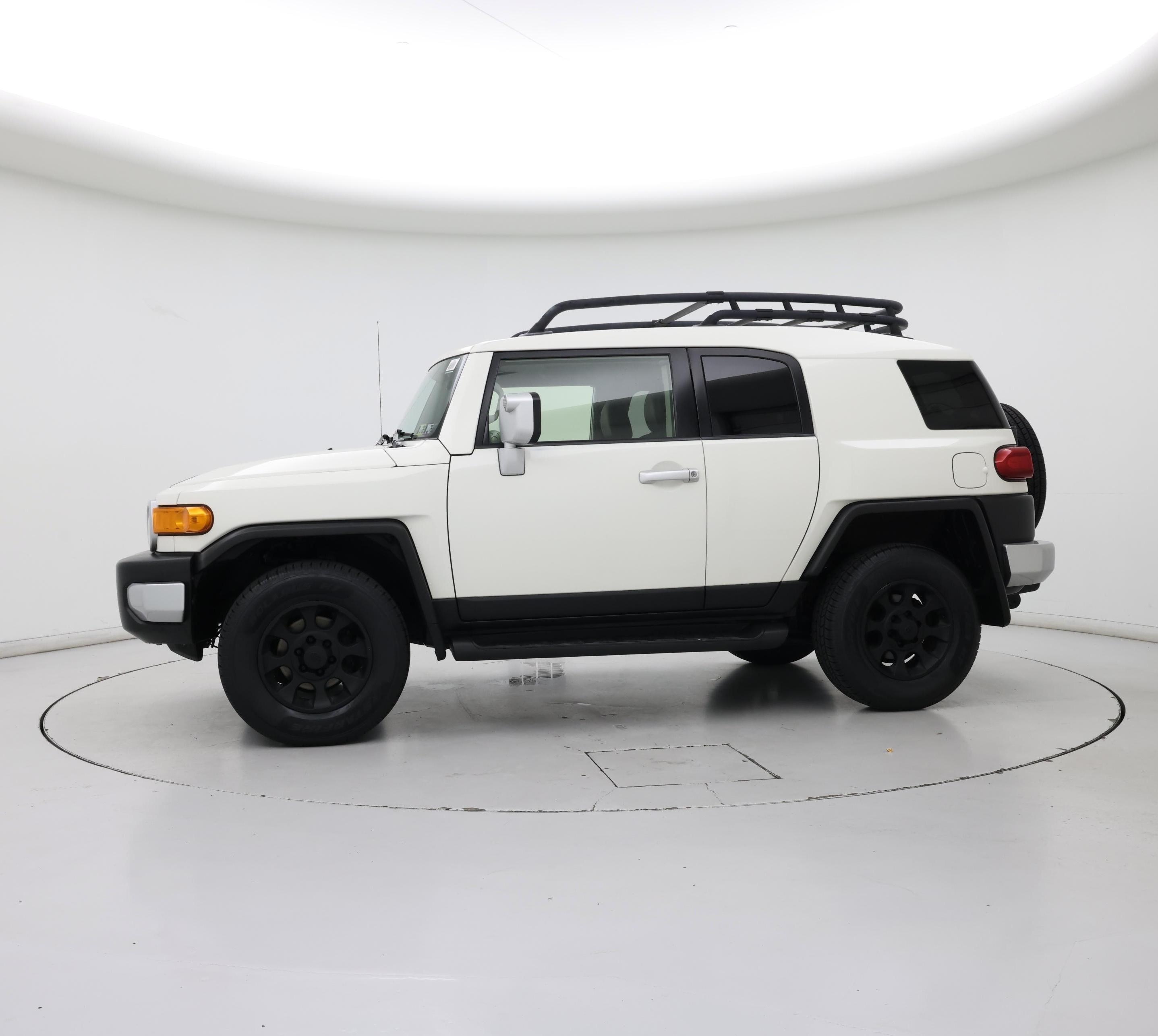 Thumbnail: 2013 Toyota FJ Cruiser - 3