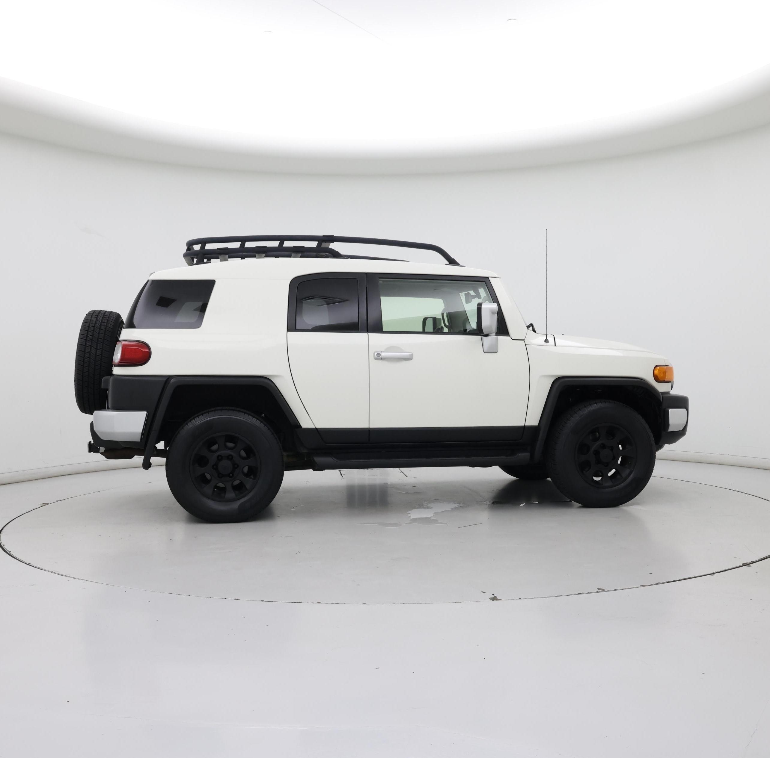 Thumbnail: 2013 Toyota FJ Cruiser - 7