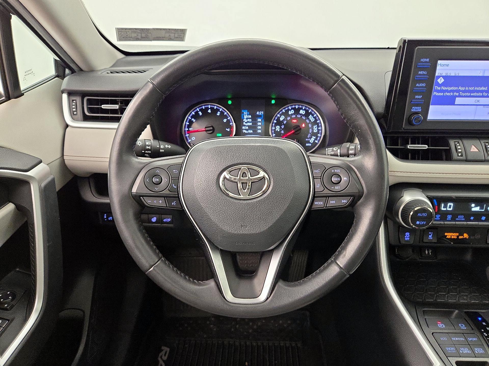 Thumbnail: 2019 Toyota RAV4 - 10