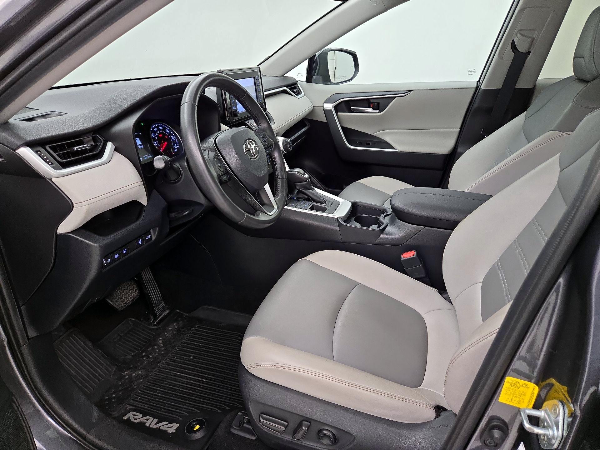 Thumbnail: 2019 Toyota RAV4 - 11