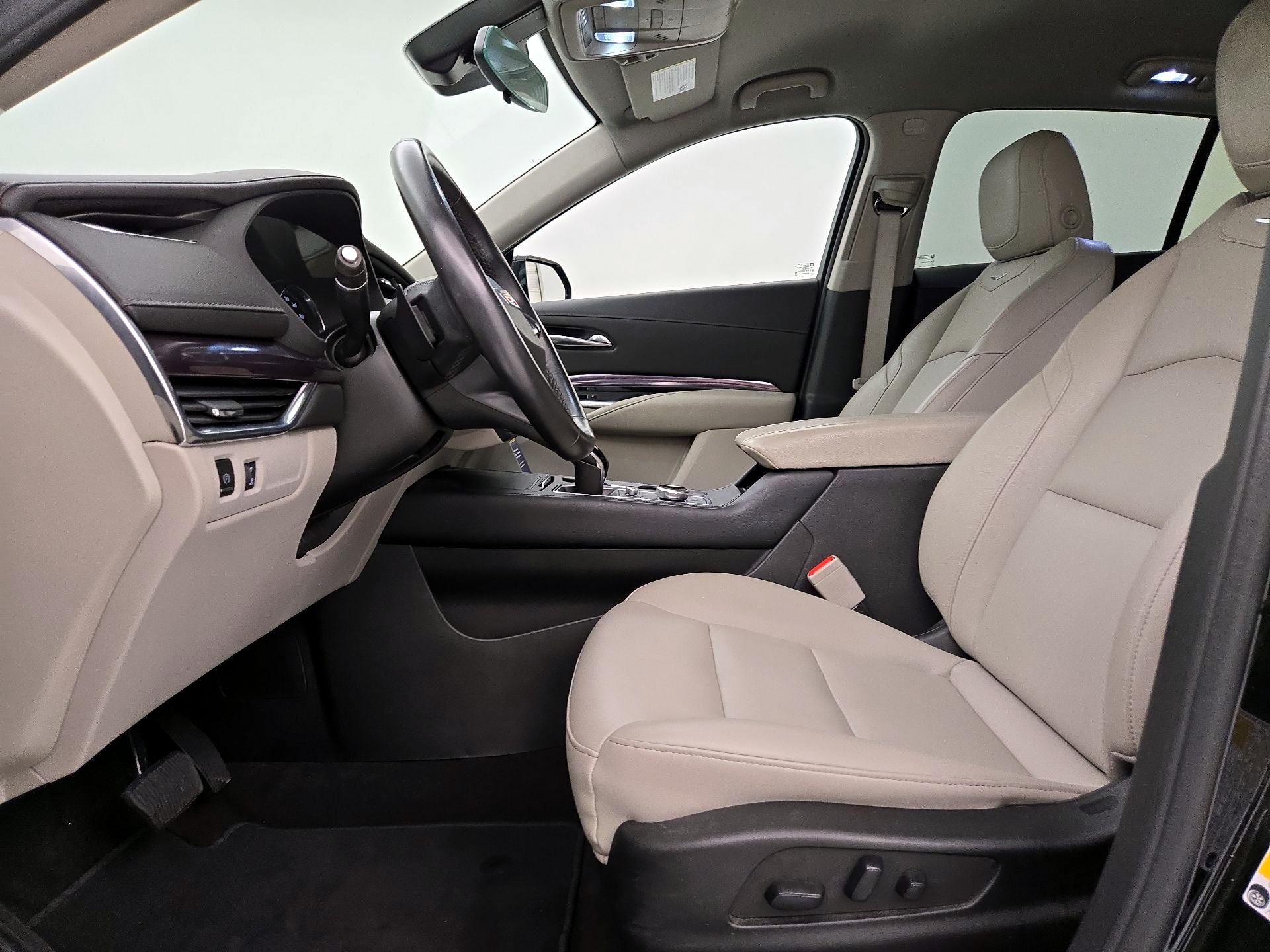 Thumbnail: 2022 Cadillac XT4 - 11