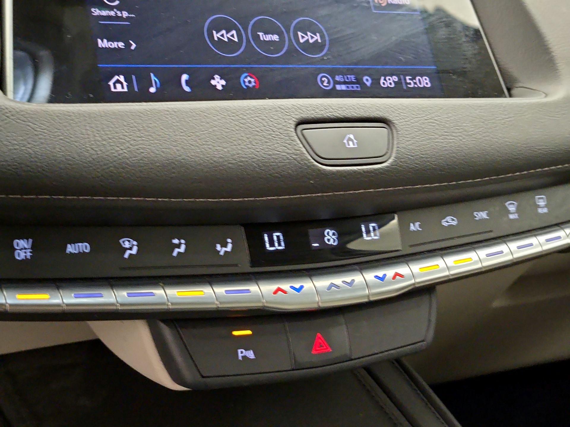 Thumbnail: 2022 Cadillac XT4 - 15