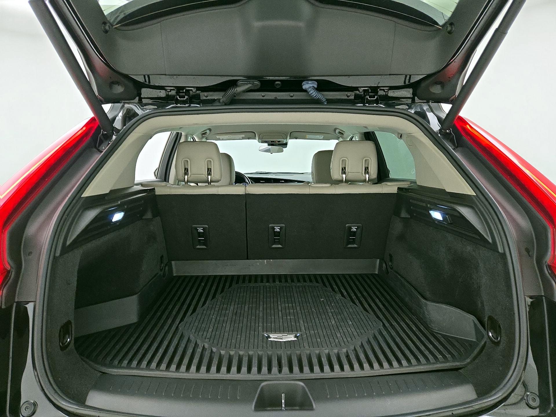 Thumbnail: 2022 Cadillac XT4 - 19