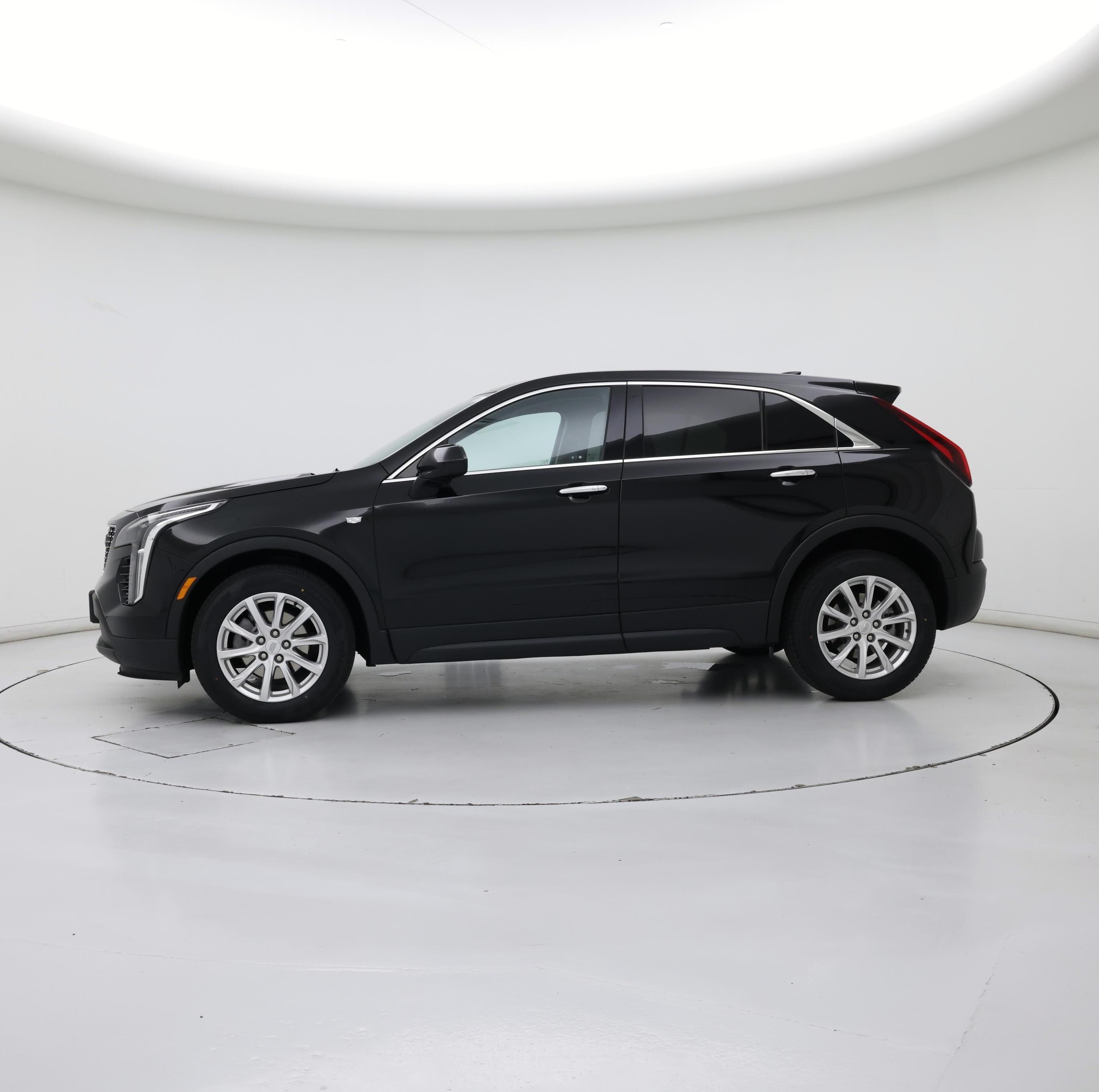 Thumbnail: 2022 Cadillac XT4 - 3