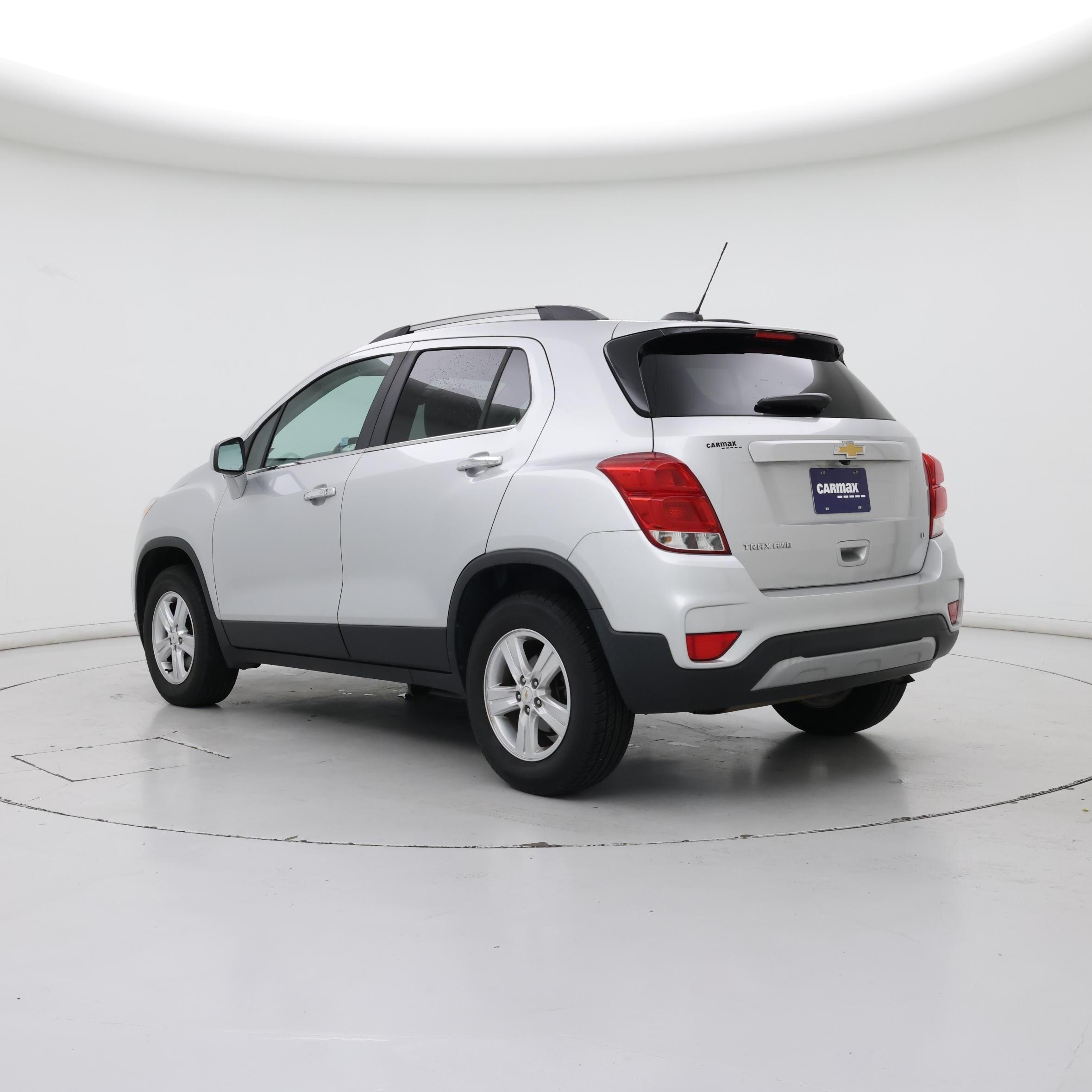 Thumbnail: 2017 Chevrolet Trax - 2