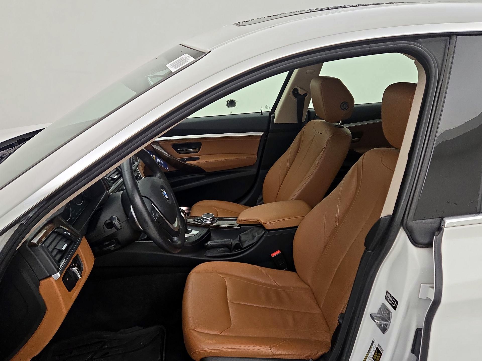 Thumbnail: 2015 BMW 3 Series - 11