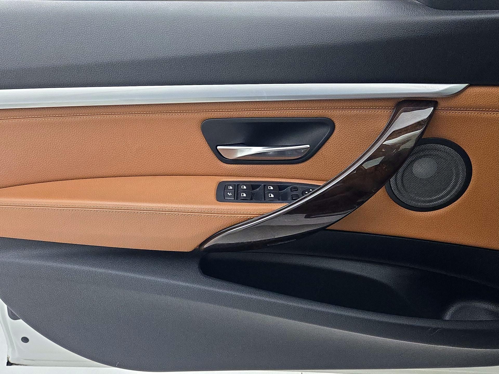 Thumbnail: 2015 BMW 3 Series - 12