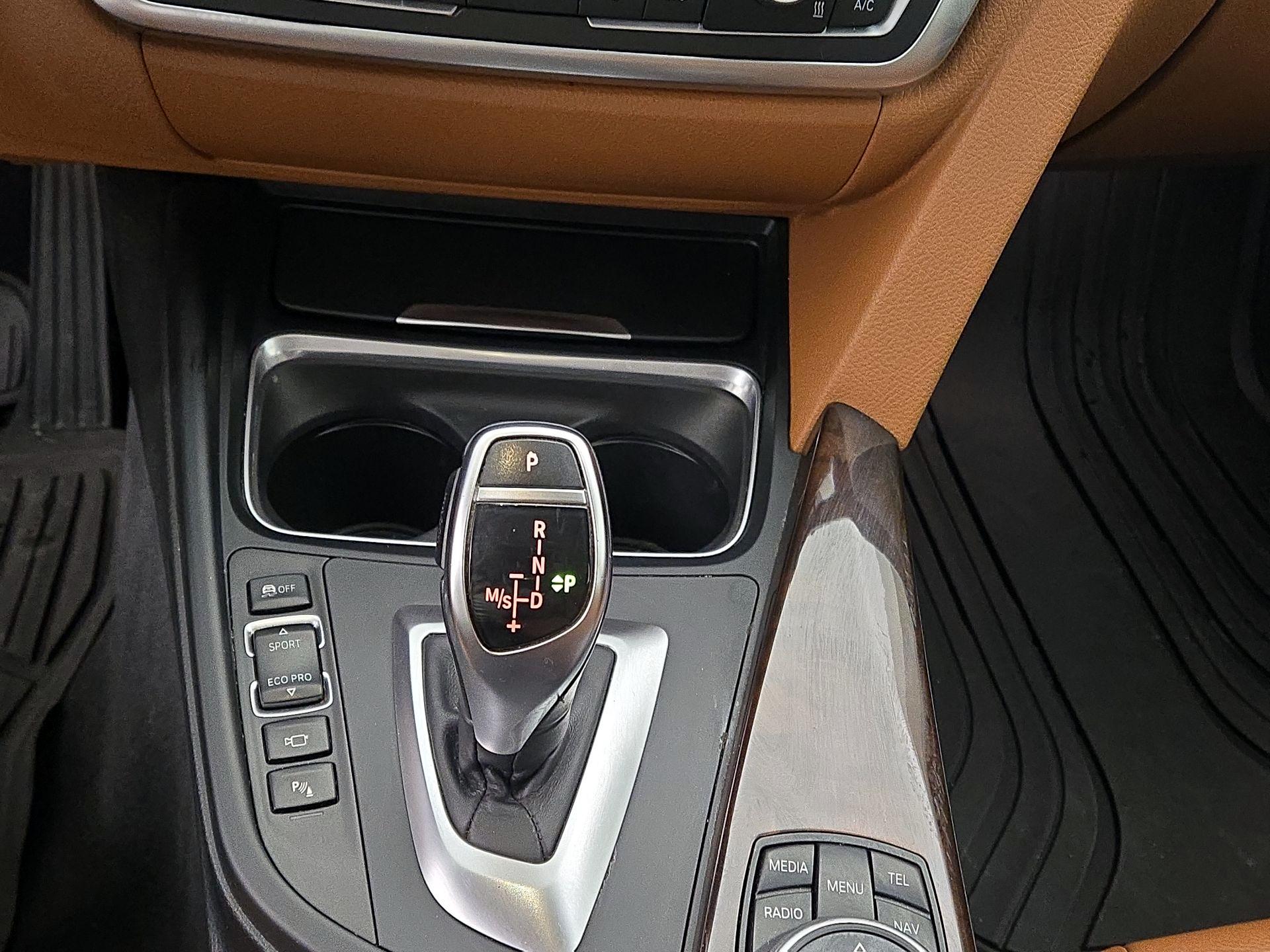 Thumbnail: 2015 BMW 3 Series - 18