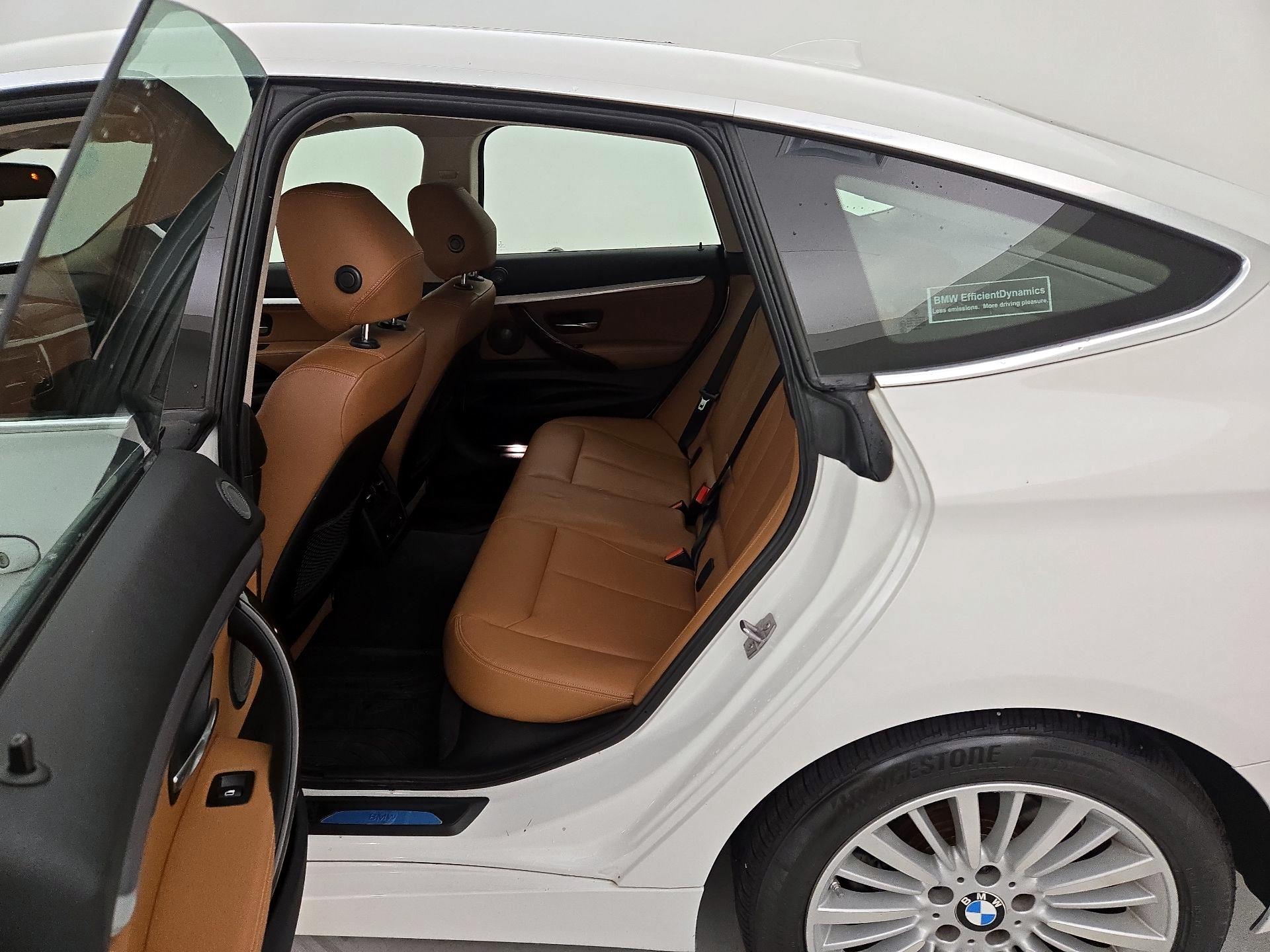 Thumbnail: 2015 BMW 3 Series - 19