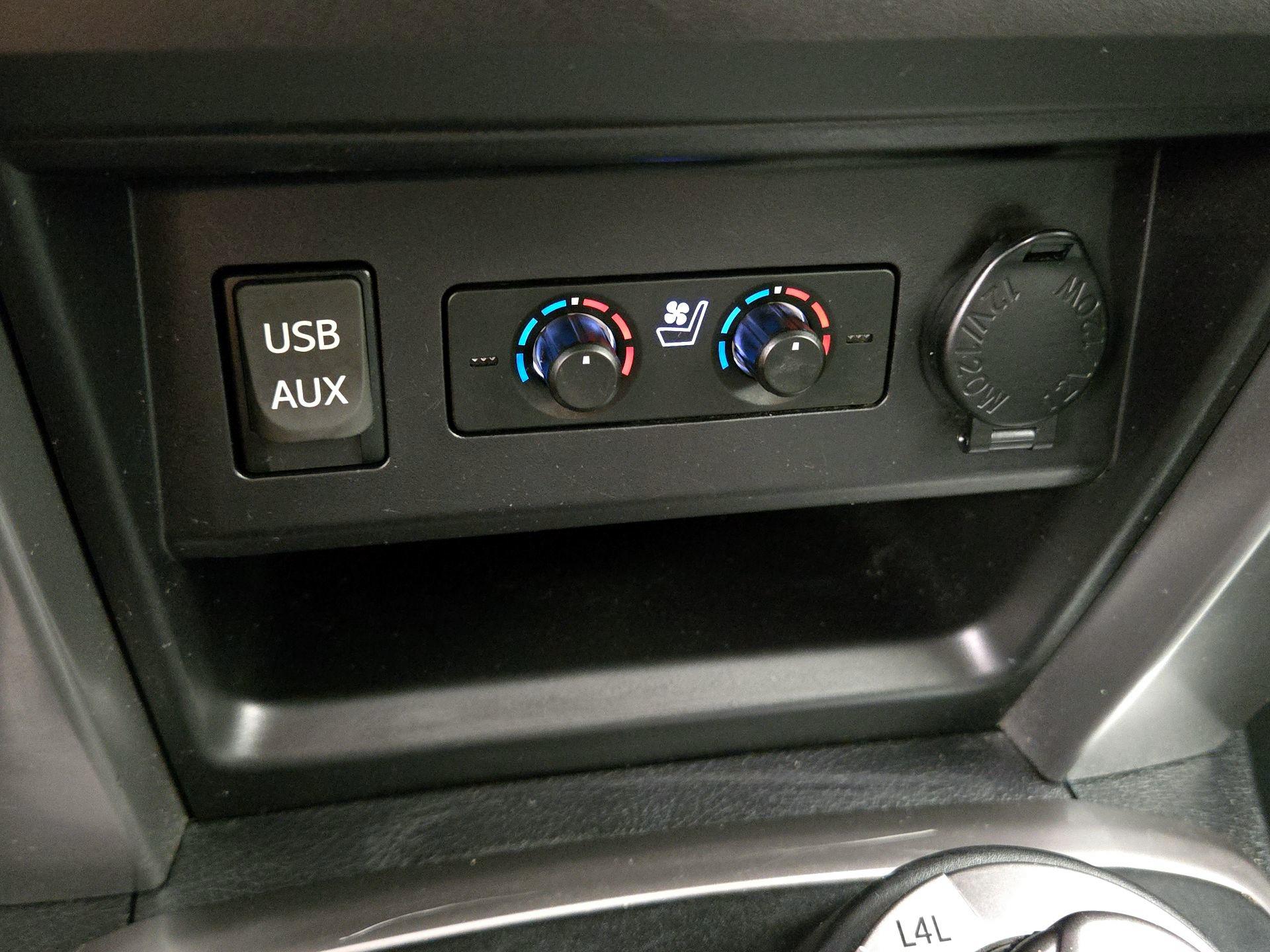 Thumbnail: 2016 Toyota 4Runner - 18