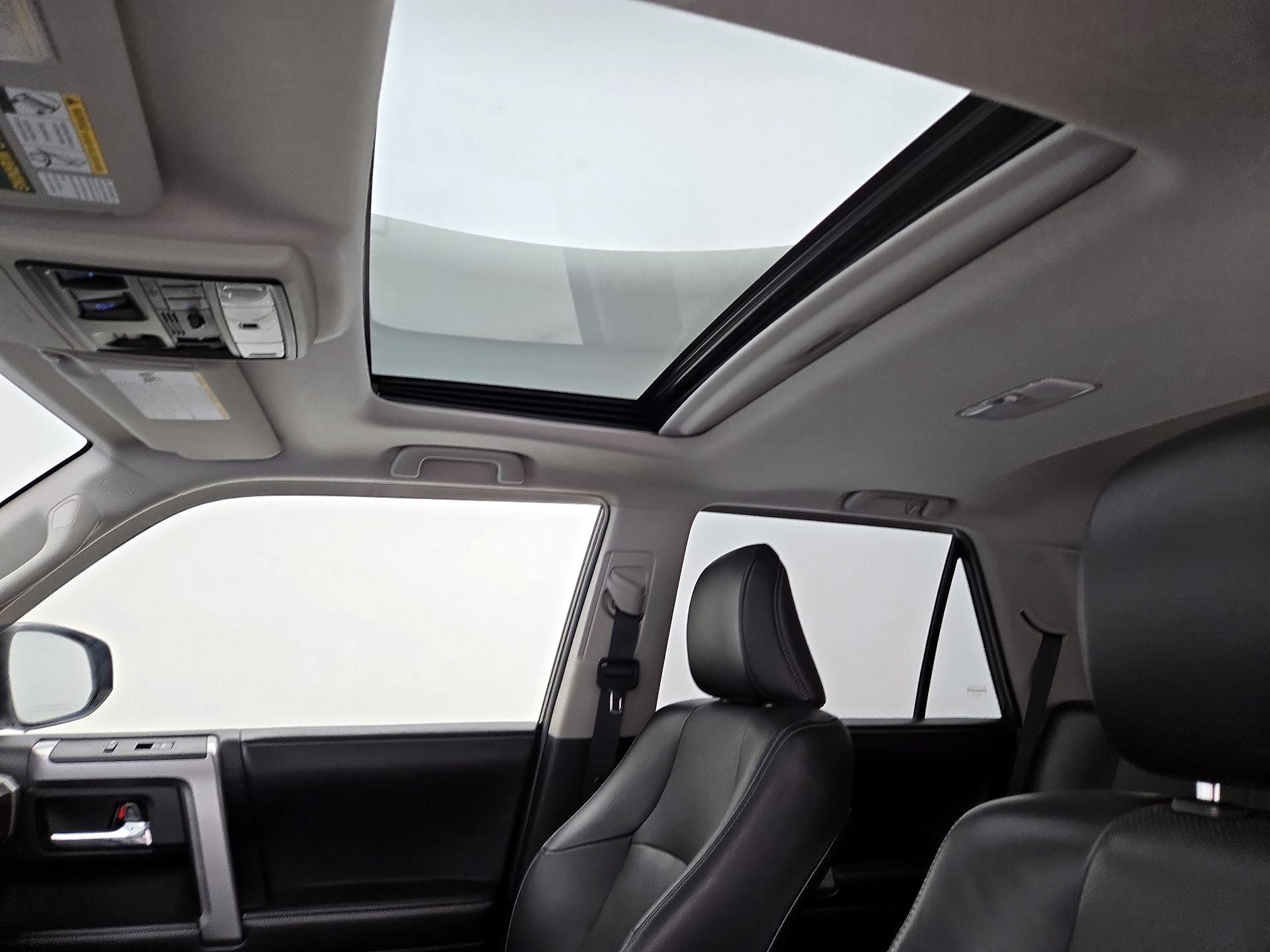 Thumbnail: 2016 Toyota 4Runner - 19