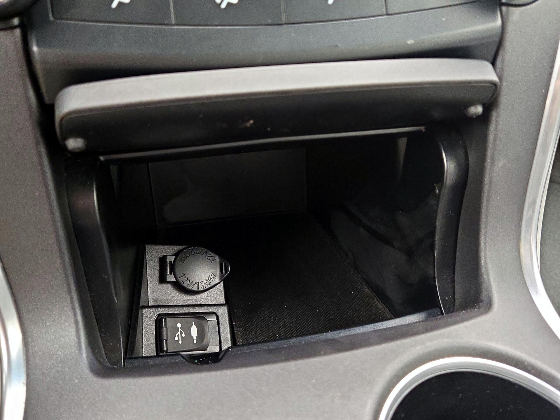 Thumbnail: 2015 Toyota Camry - 18