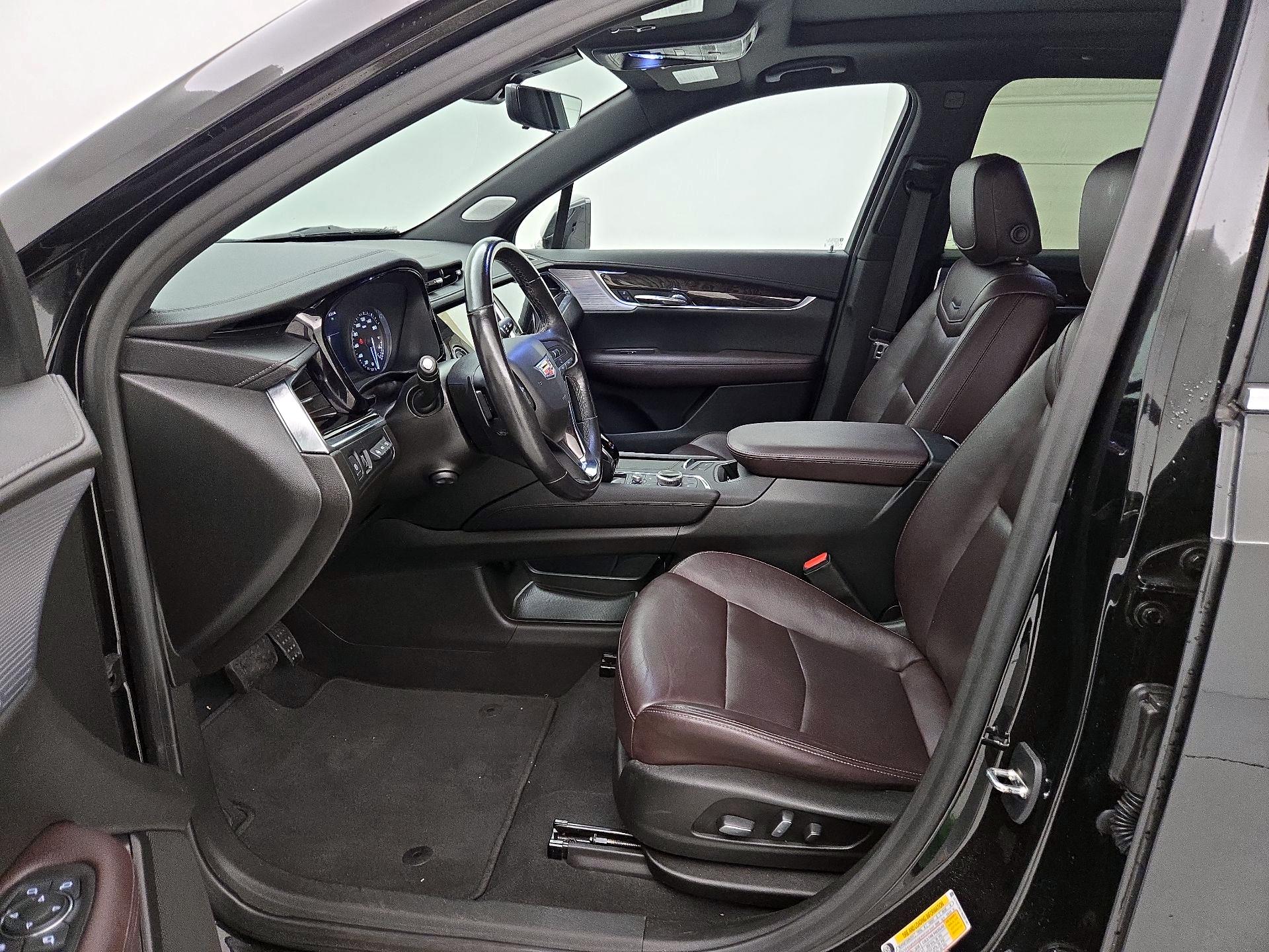 Thumbnail: 2021 Cadillac XT6 - 11