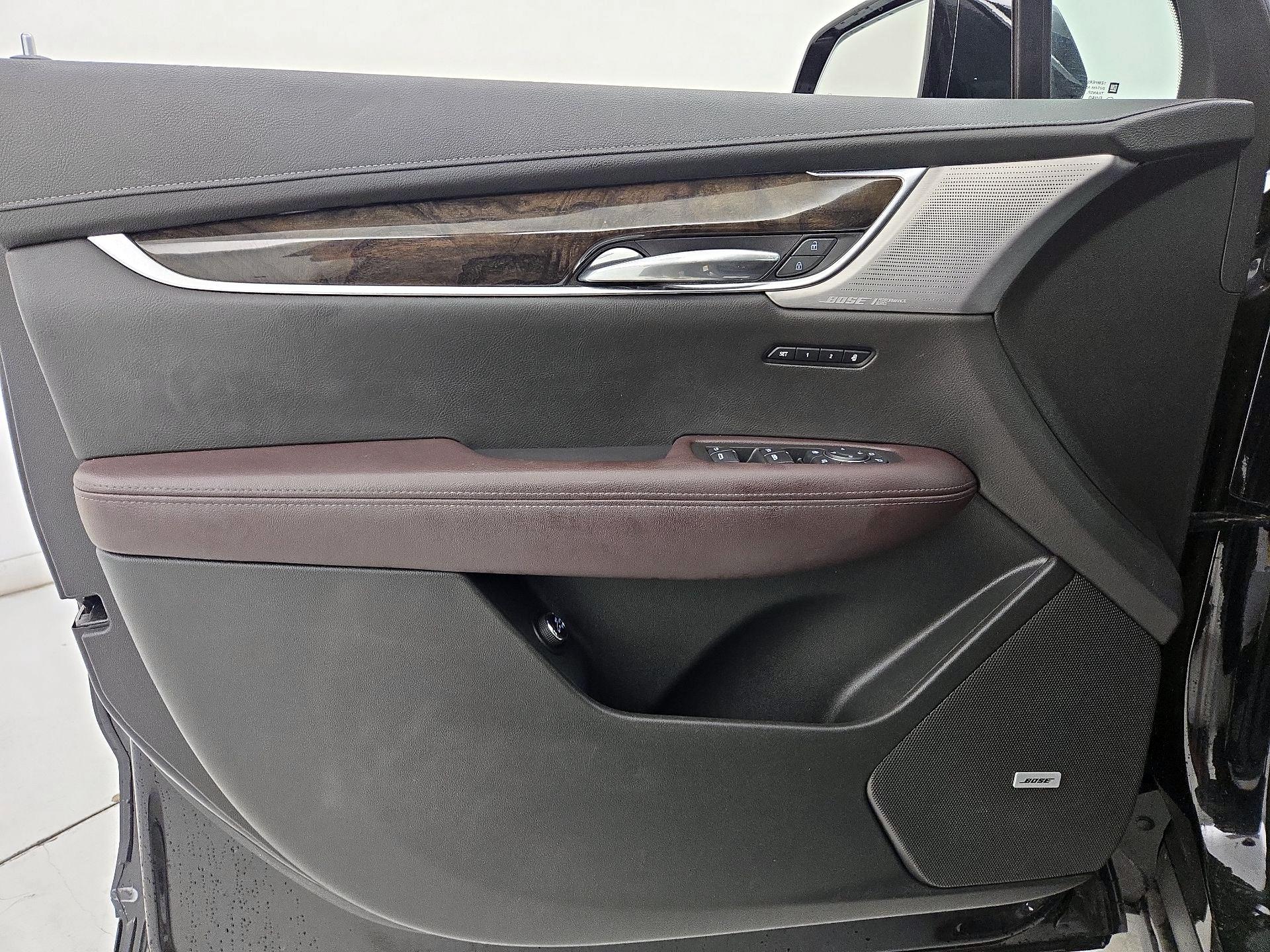 Thumbnail: 2021 Cadillac XT6 - 12
