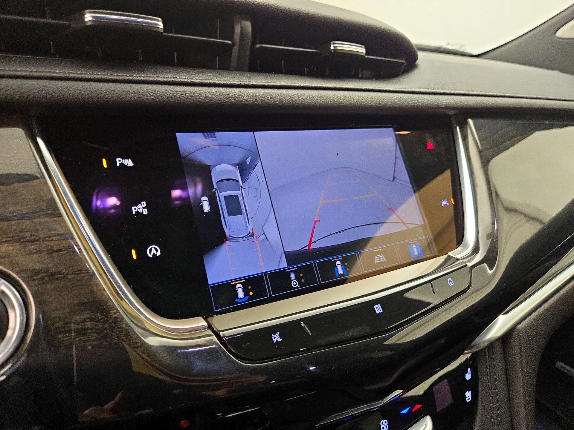 Thumbnail: 2021 Cadillac XT6 - 15