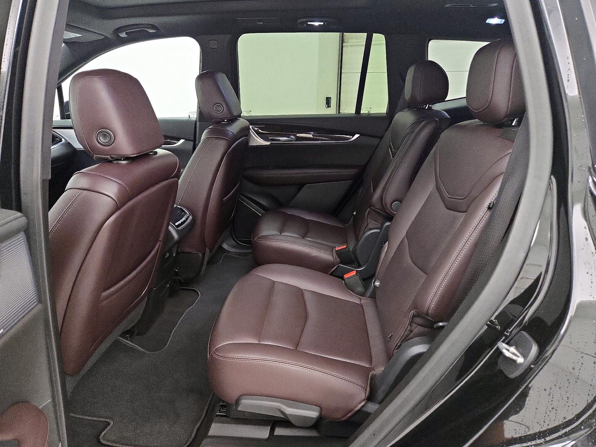 Thumbnail: 2021 Cadillac XT6 - 20