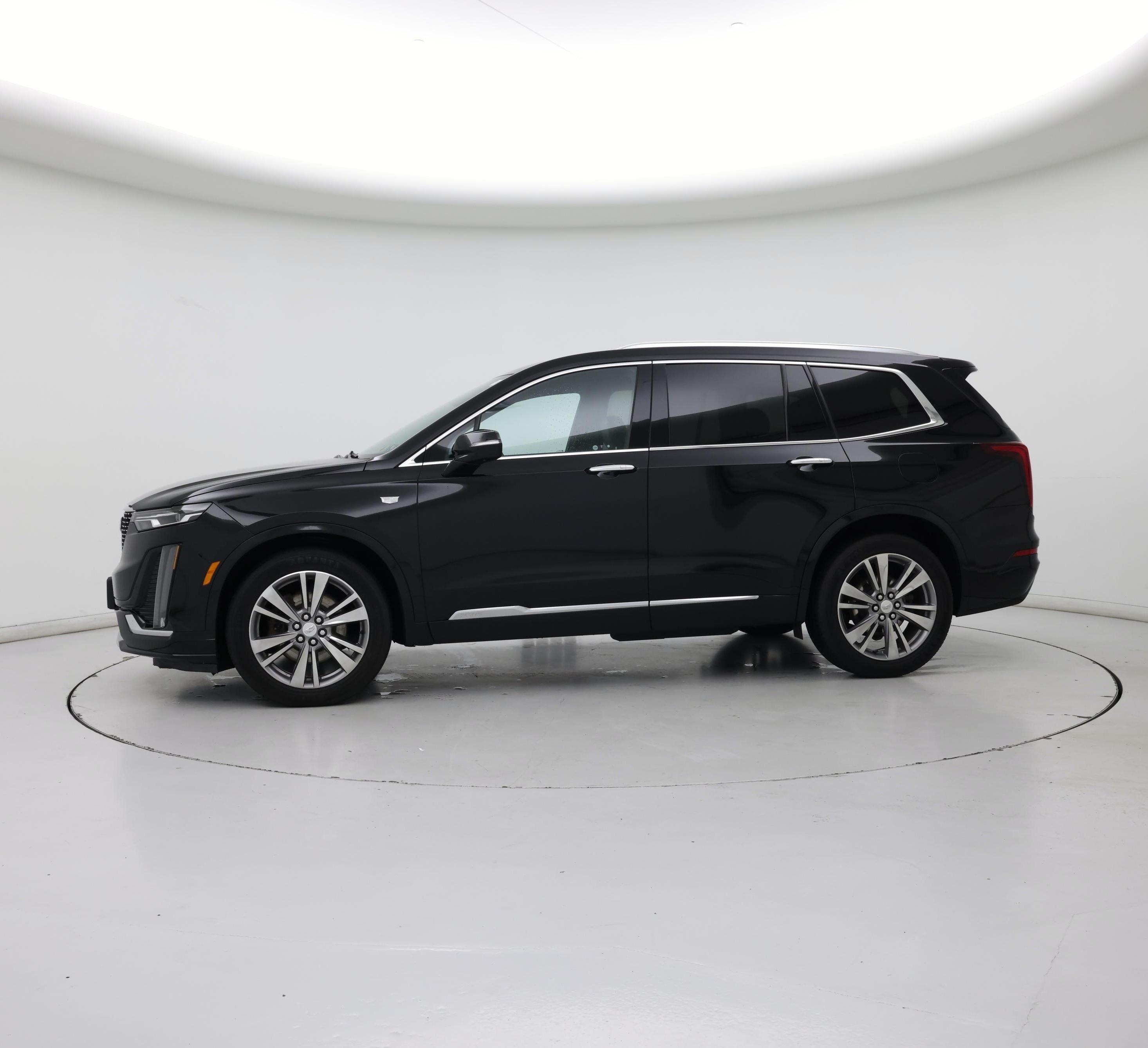 Thumbnail: 2021 Cadillac XT6 - 3