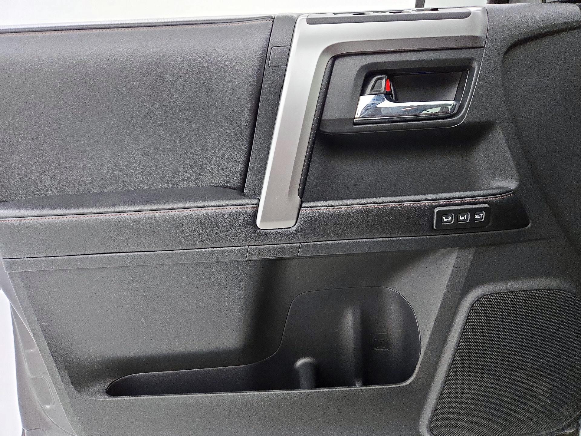 Thumbnail: 2016 Toyota 4Runner - 12