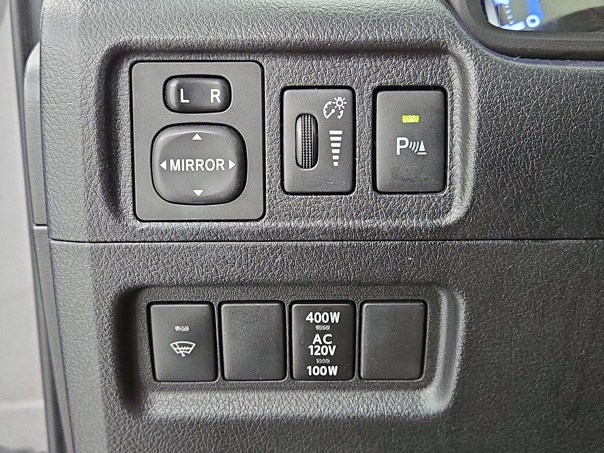 Thumbnail: 2016 Toyota 4Runner - 13