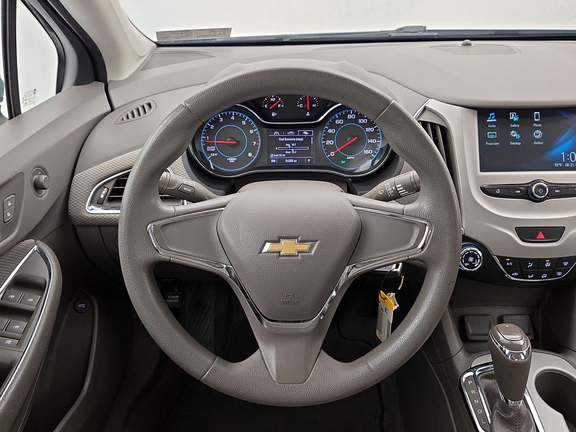Thumbnail: 2017 Chevrolet Cruze - 10