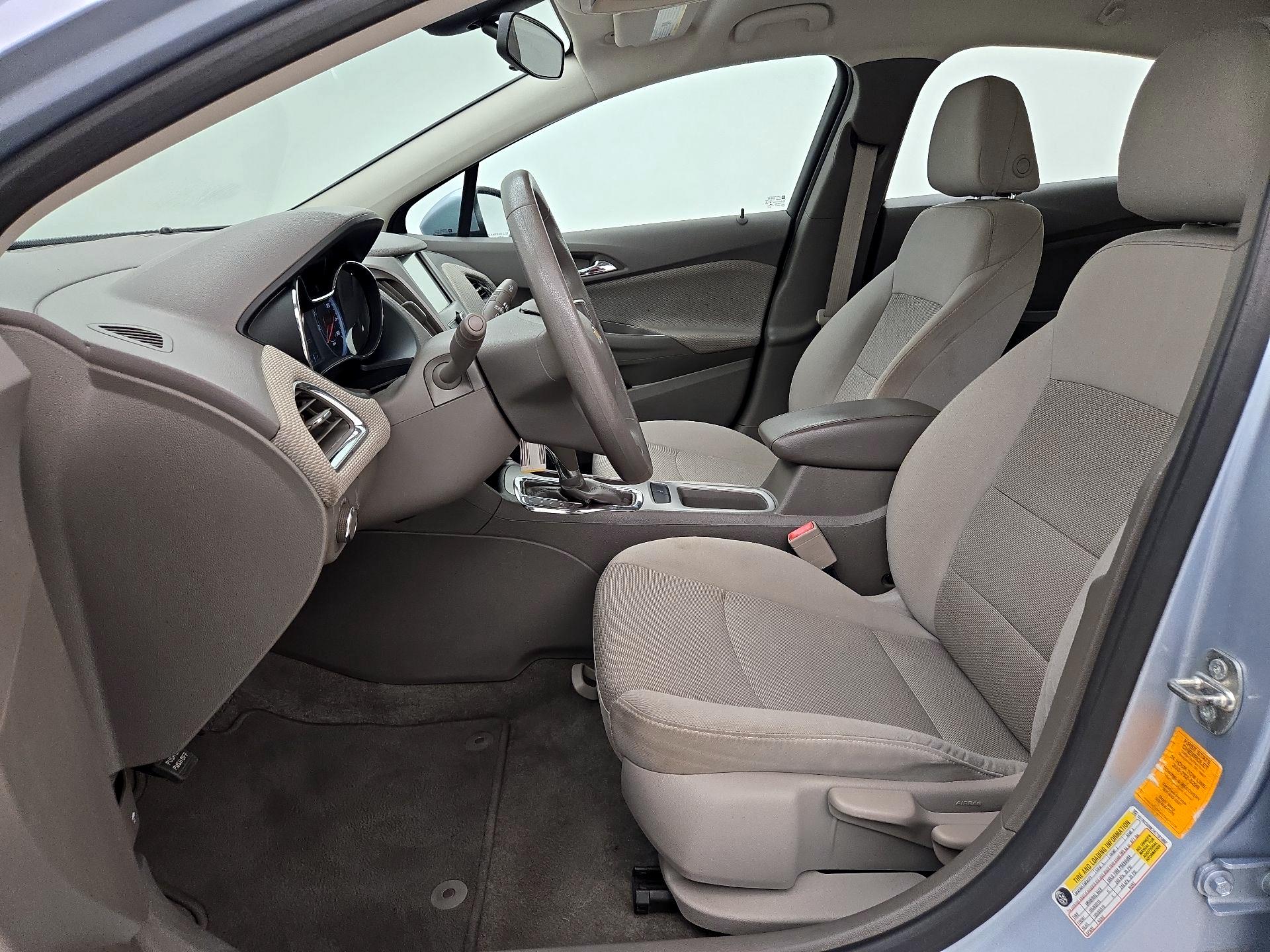 Thumbnail: 2017 Chevrolet Cruze - 11