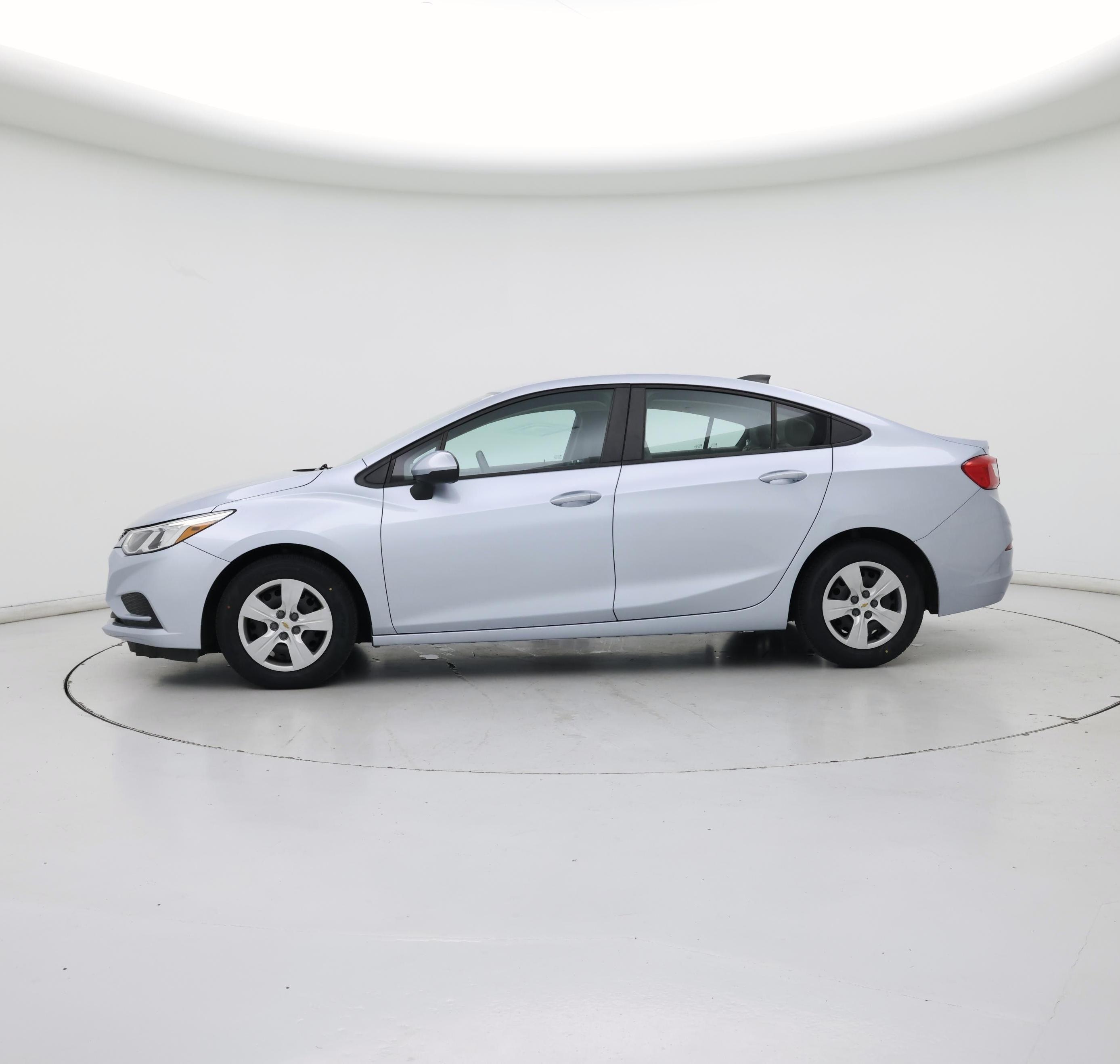 Thumbnail: 2017 Chevrolet Cruze - 3