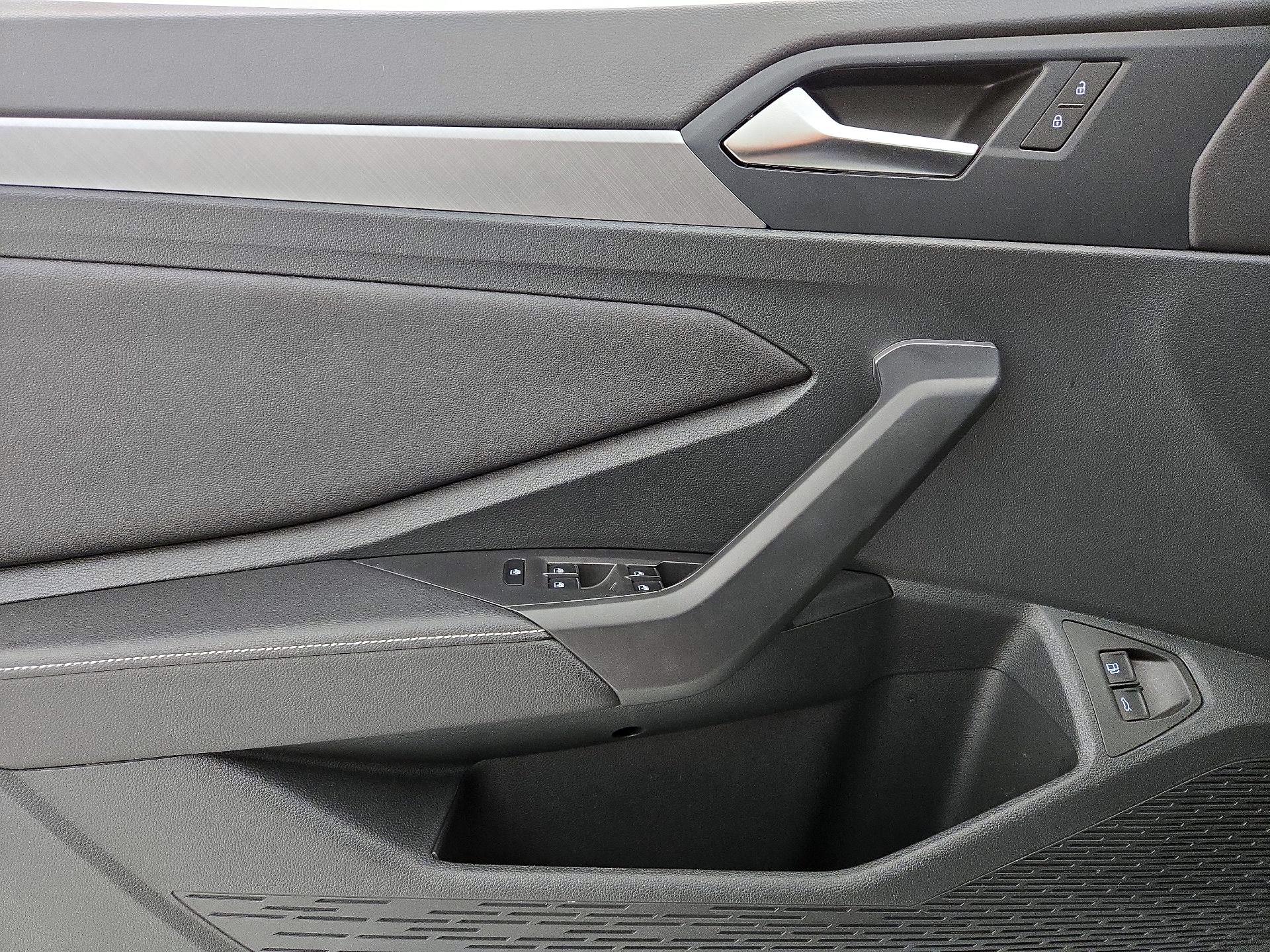 Thumbnail: 2024 Volkswagen Jetta - 12