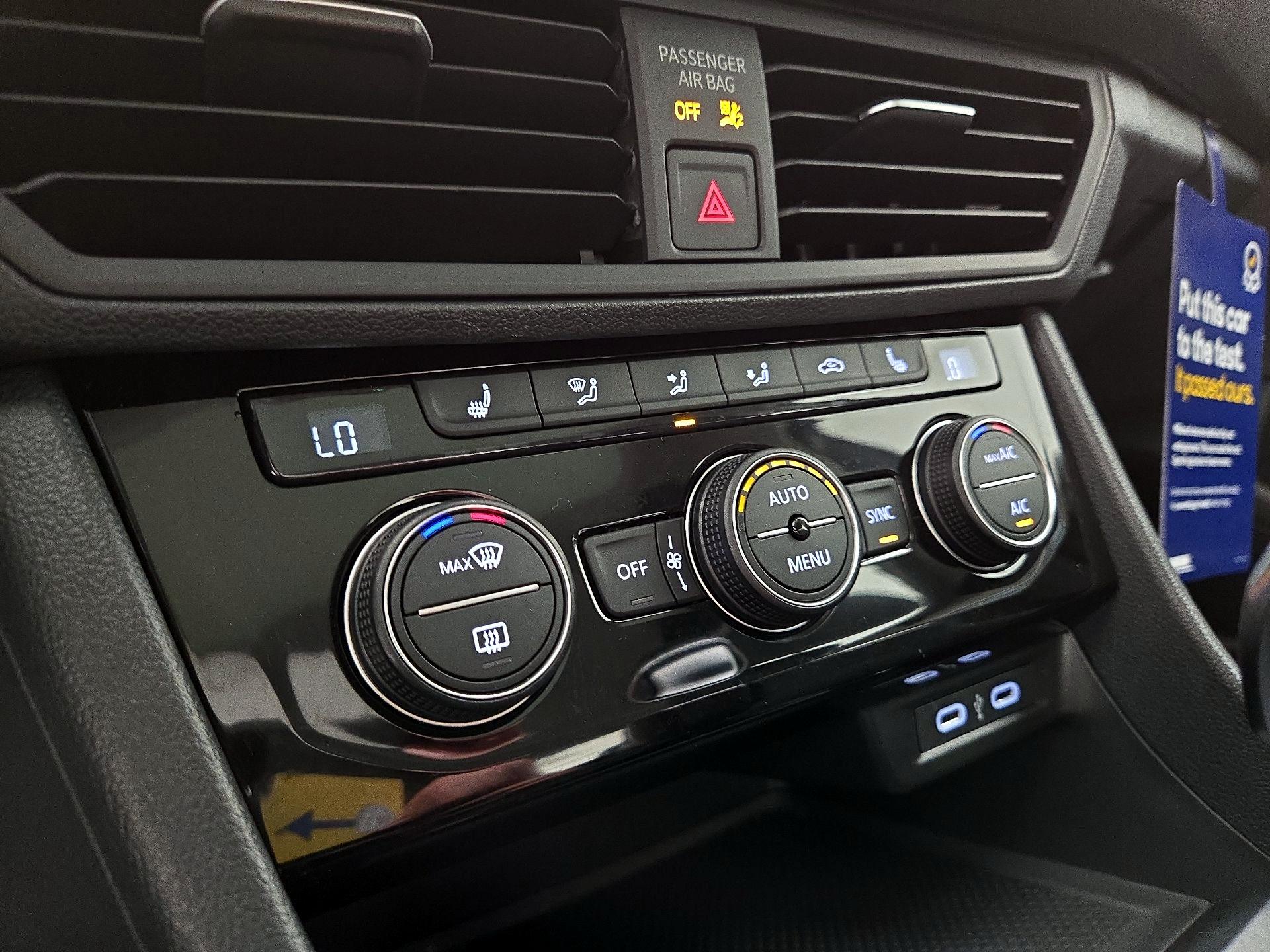 Thumbnail: 2024 Volkswagen Jetta - 16