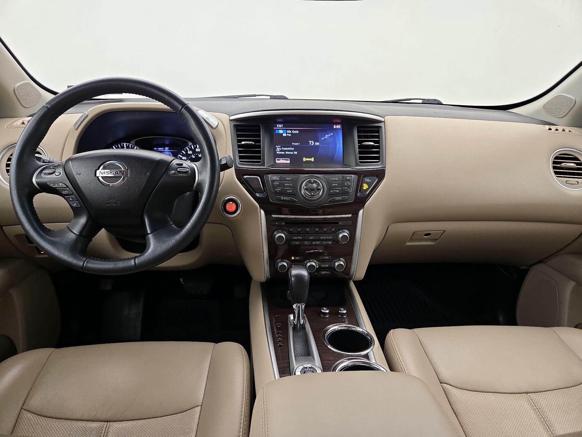 Thumbnail: 2016 Nissan Pathfinder - 9