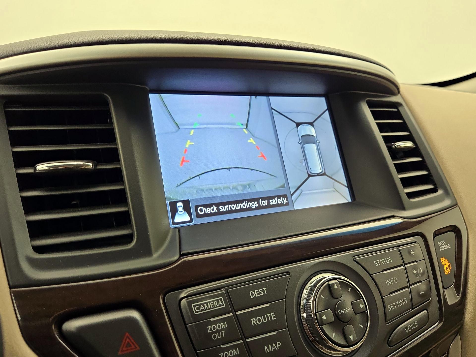 Thumbnail: 2016 Nissan Pathfinder - 14