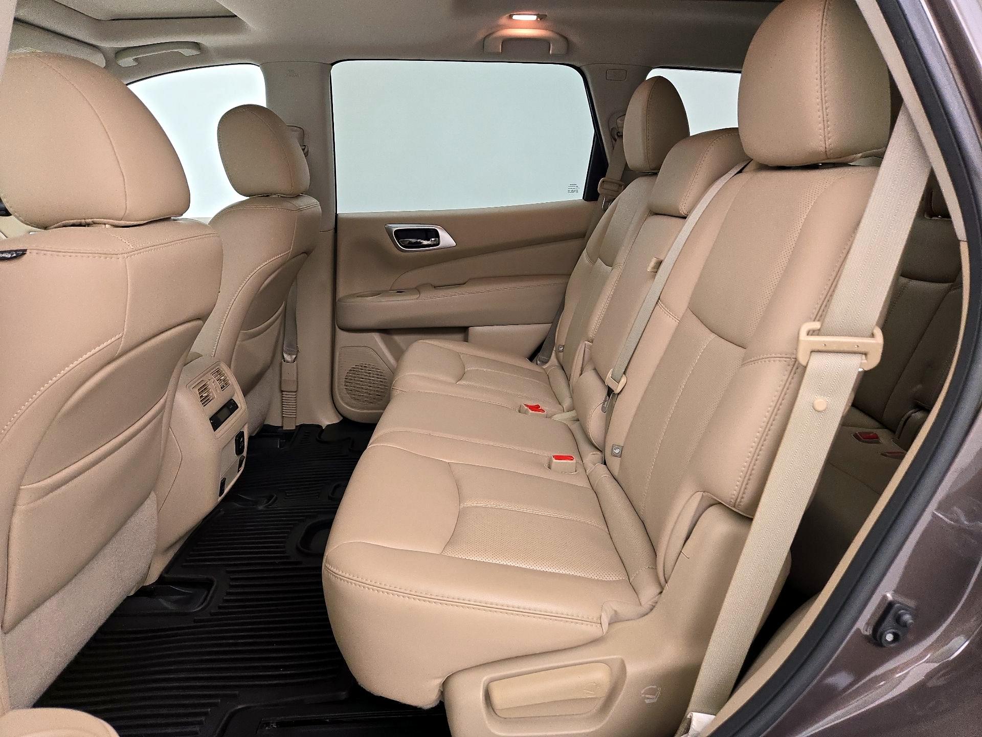 Thumbnail: 2016 Nissan Pathfinder - 20
