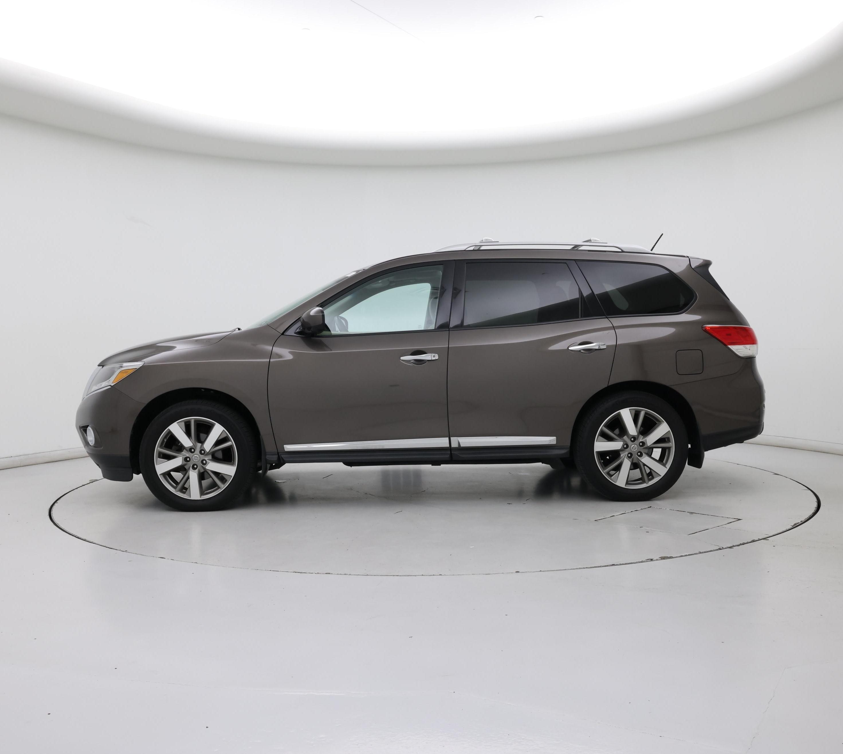 Thumbnail: 2016 Nissan Pathfinder - 3