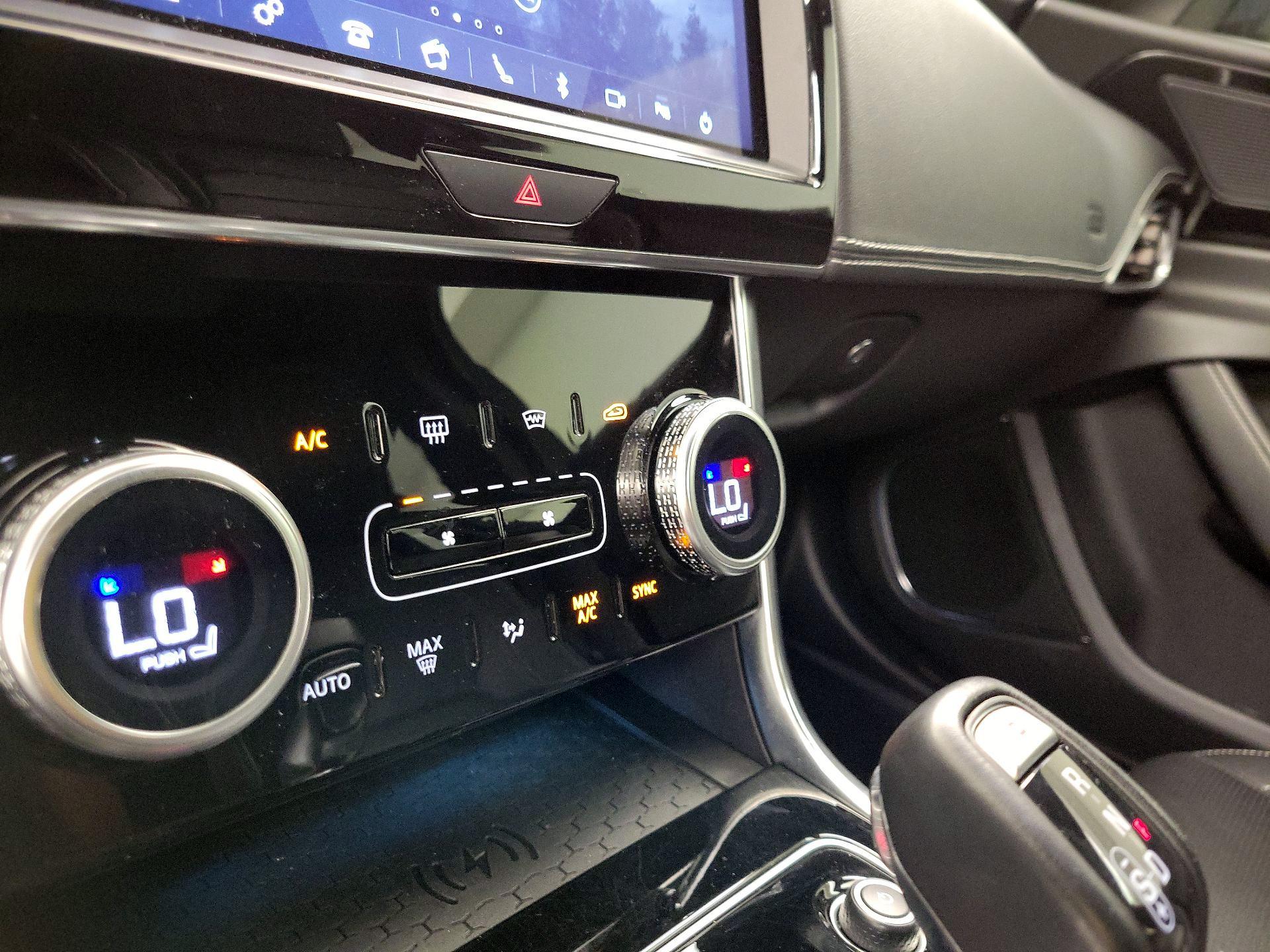 Thumbnail: 2020 Jaguar XE - 16
