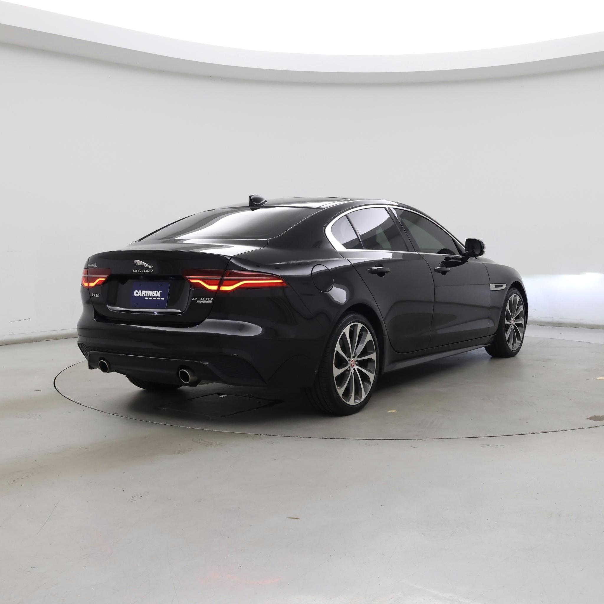 Thumbnail: 2020 Jaguar XE - 8