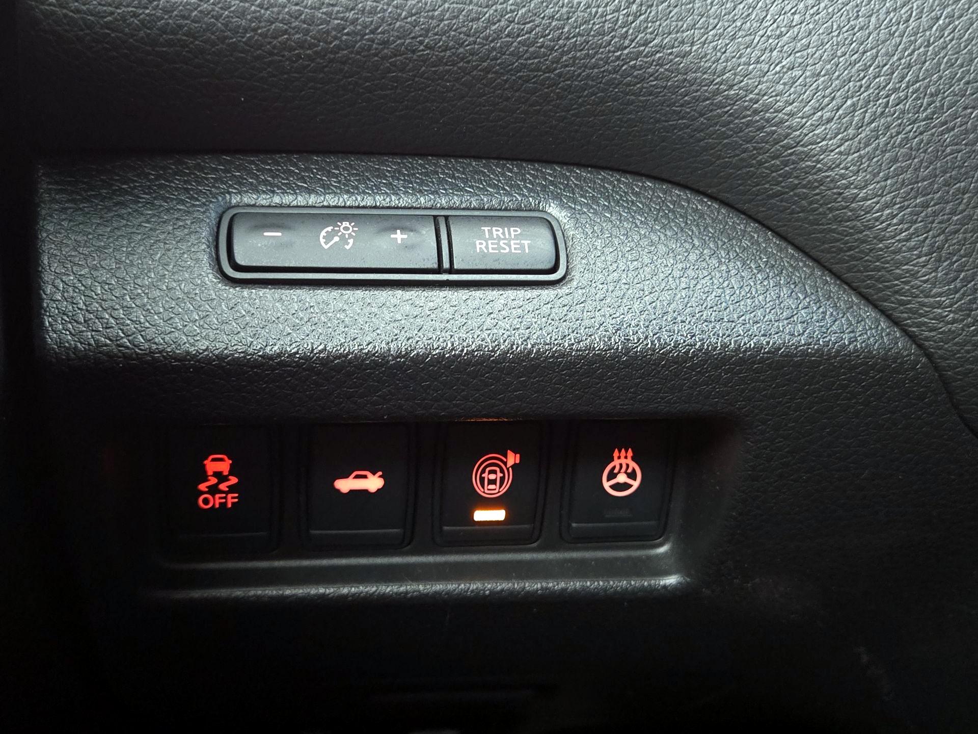 Thumbnail: 2015 Nissan Altima - 13