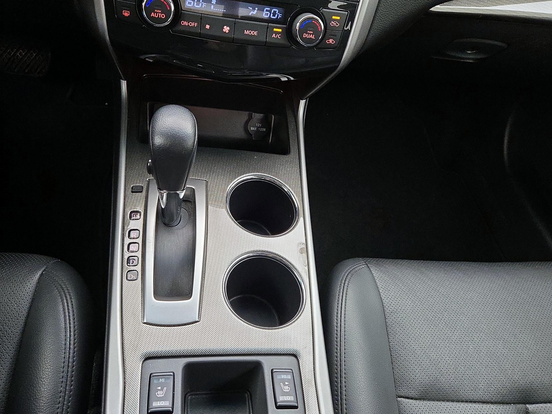 Thumbnail: 2015 Nissan Altima - 17