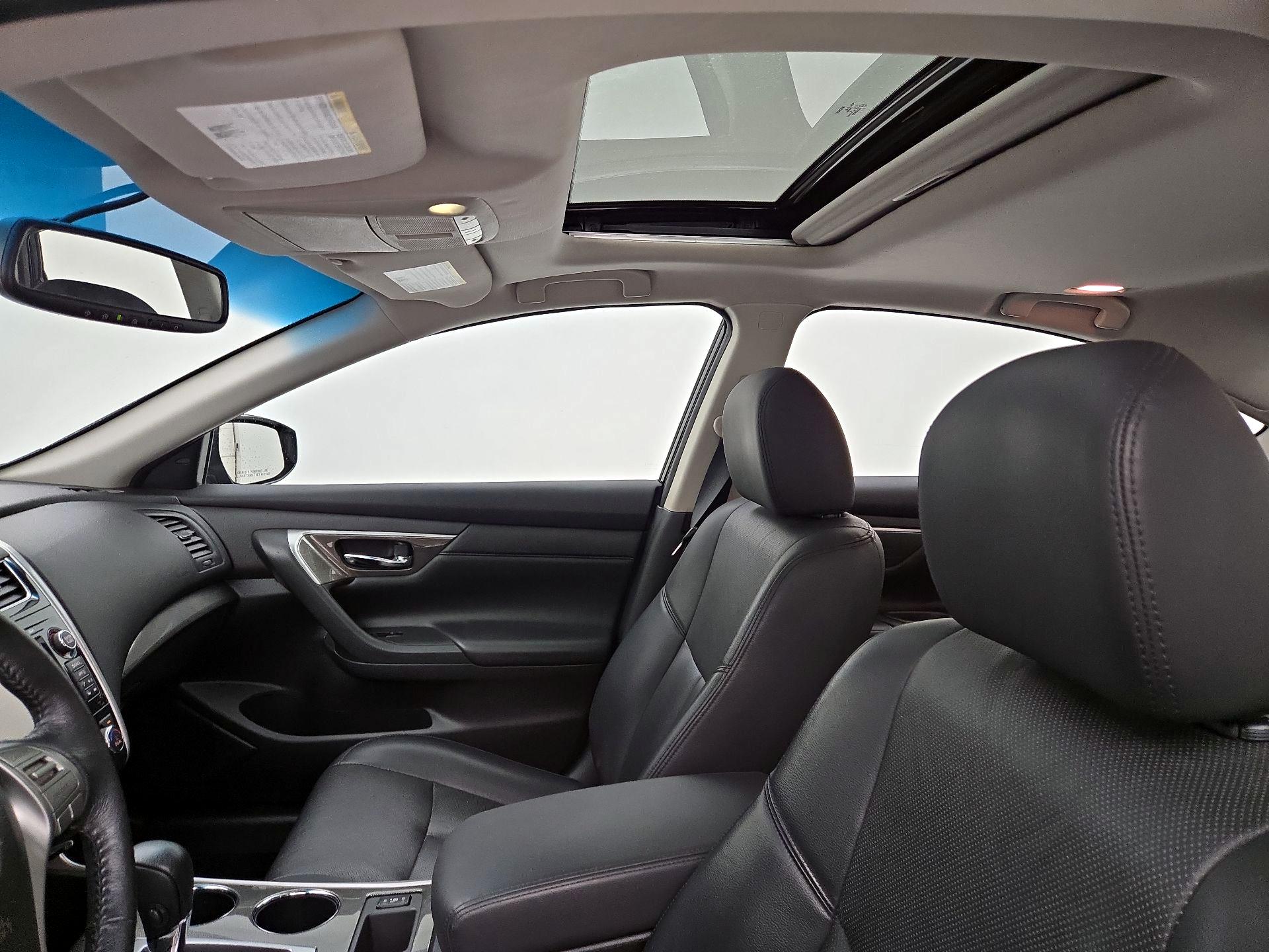 Thumbnail: 2015 Nissan Altima - 19