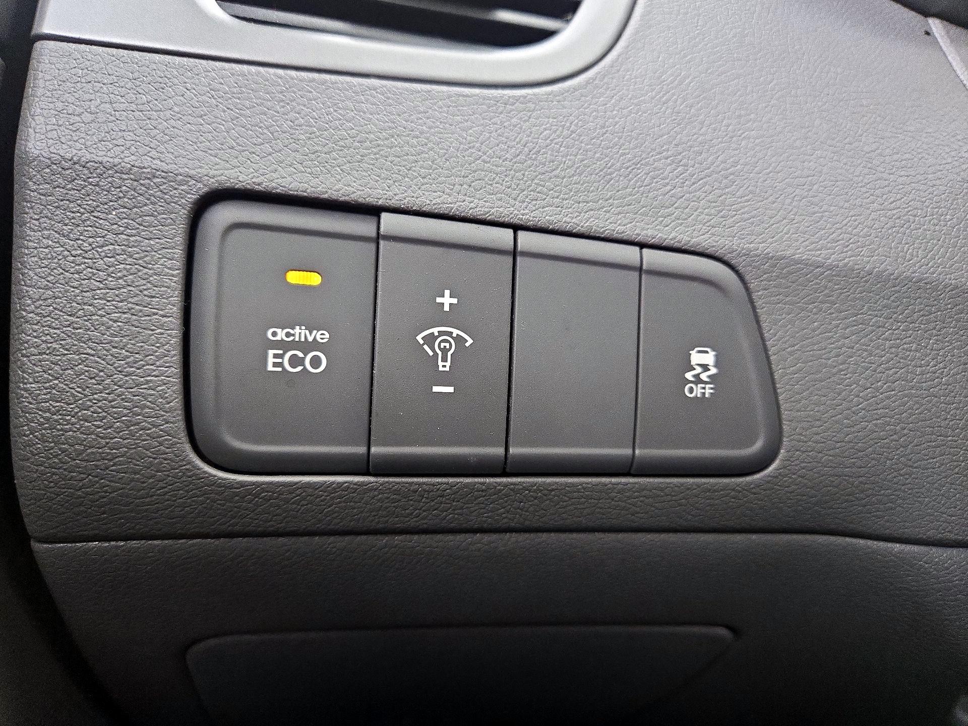 Thumbnail: 2016 Hyundai Elantra - 13